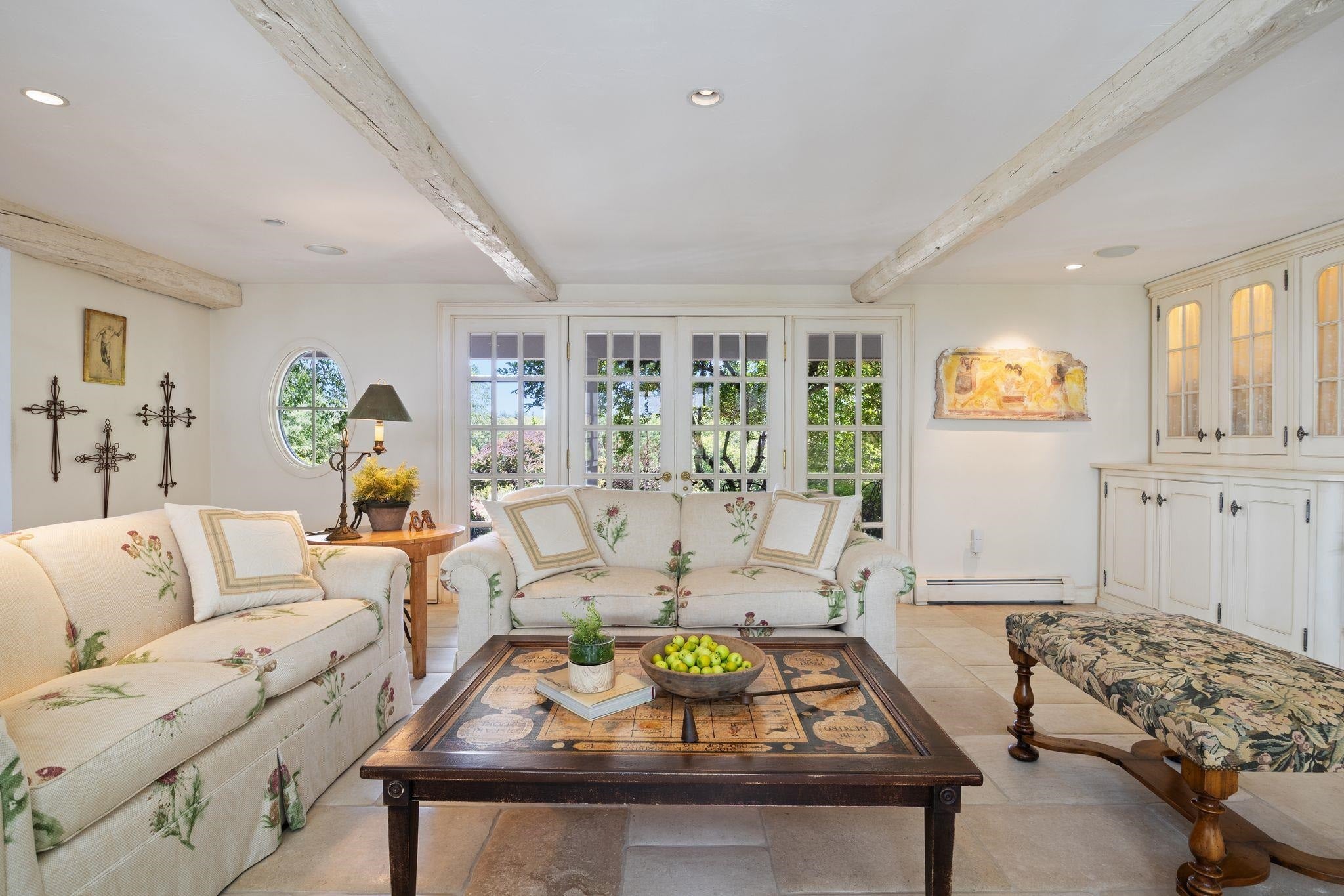 Hampton Falls, New Hampshire, 03844, United States, 4 Bedrooms Bedrooms, ,4 BathroomsBathrooms,Residential,Pending,2006809