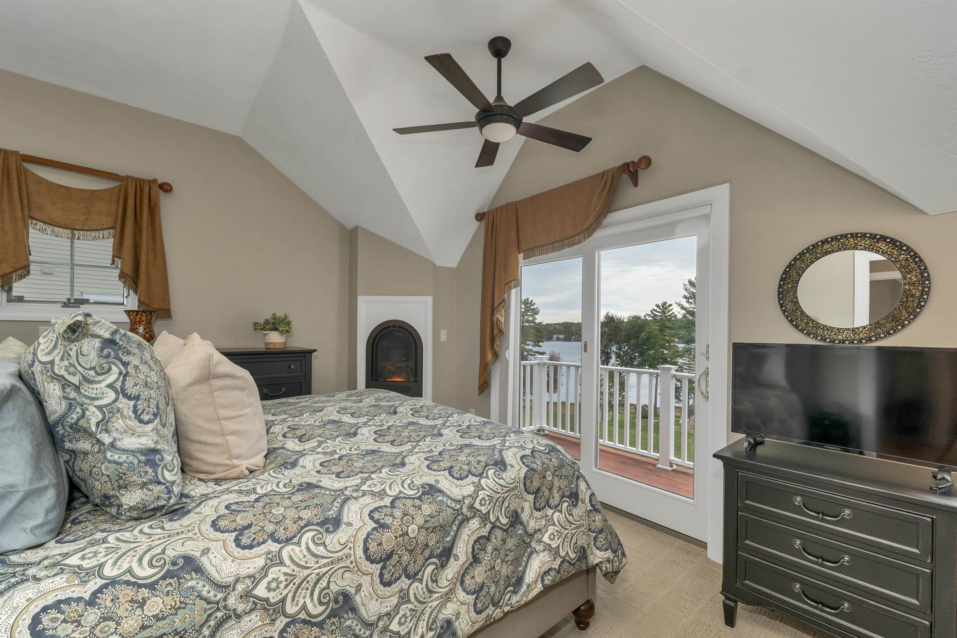 Laconia, New Hampshire, 03246, United States, 5 Bedrooms Bedrooms, ,4 BathroomsBathrooms,Residential,Active,1964500