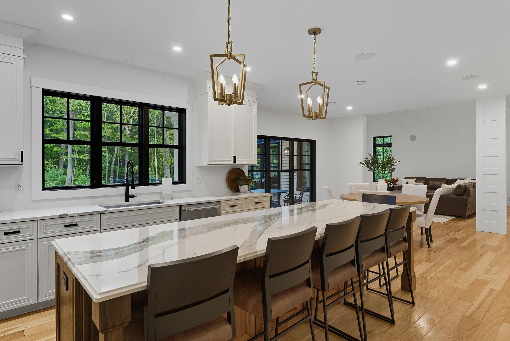 Hollis, New Hampshire, 03049, United States, 4 Bedrooms Bedrooms, ,3 BathroomsBathrooms,Residential,Active,1945249
