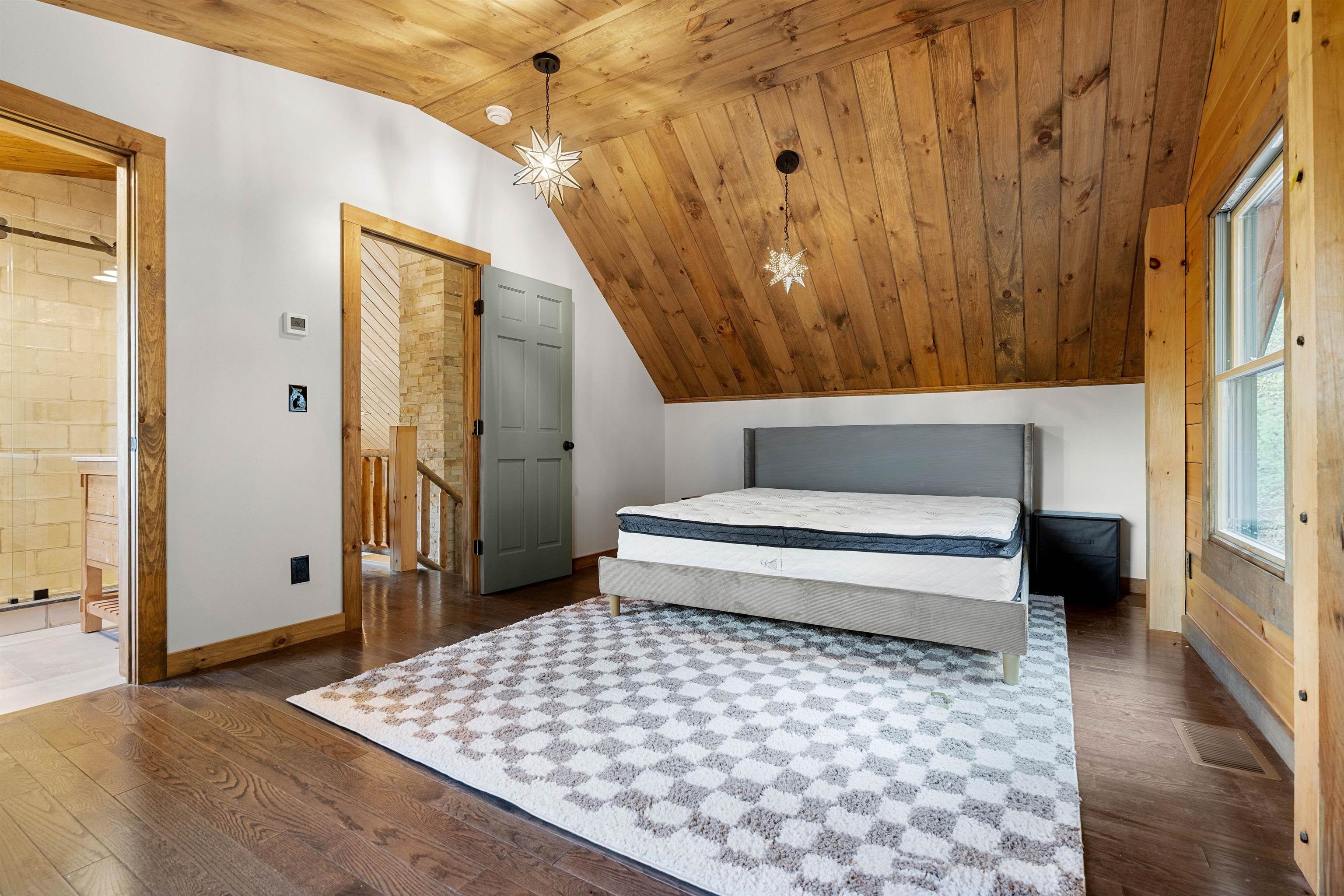 Bridgton, Maine, 04009, United States, 4 Bedrooms Bedrooms, ,2 BathroomsBathrooms,Residential,Active,1960142