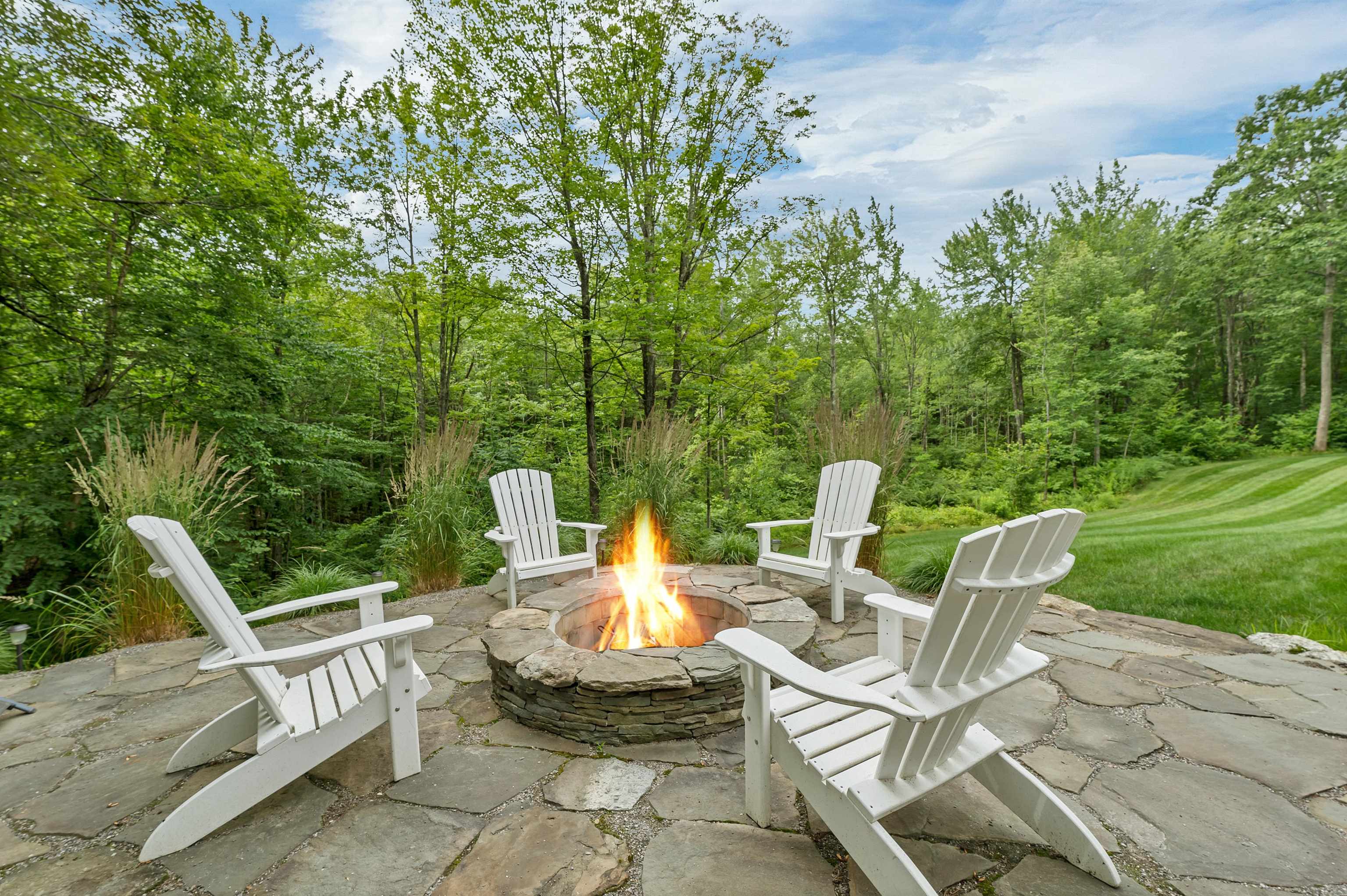 Meredith, New Hampshire, 03253, United States, 4 Bedrooms Bedrooms, ,5 BathroomsBathrooms,Residential,Pending,2045598