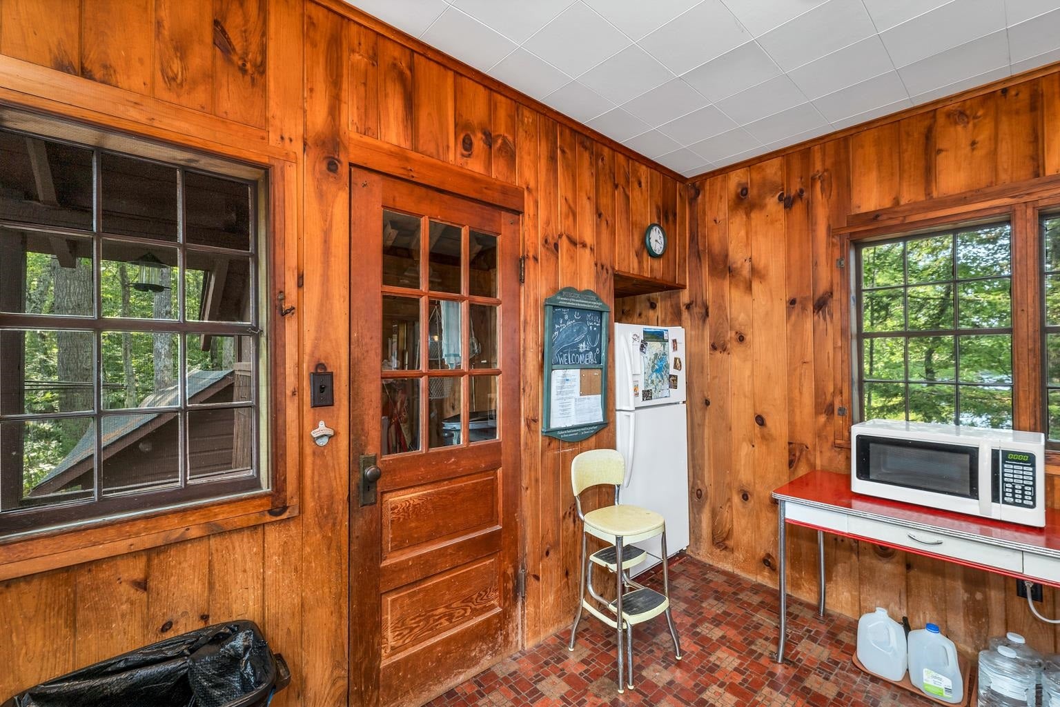 Holderness, New Hampshire, 03245, United States, 4 Bedrooms Bedrooms, ,4 BathroomsBathrooms,Residential,Active,1945064