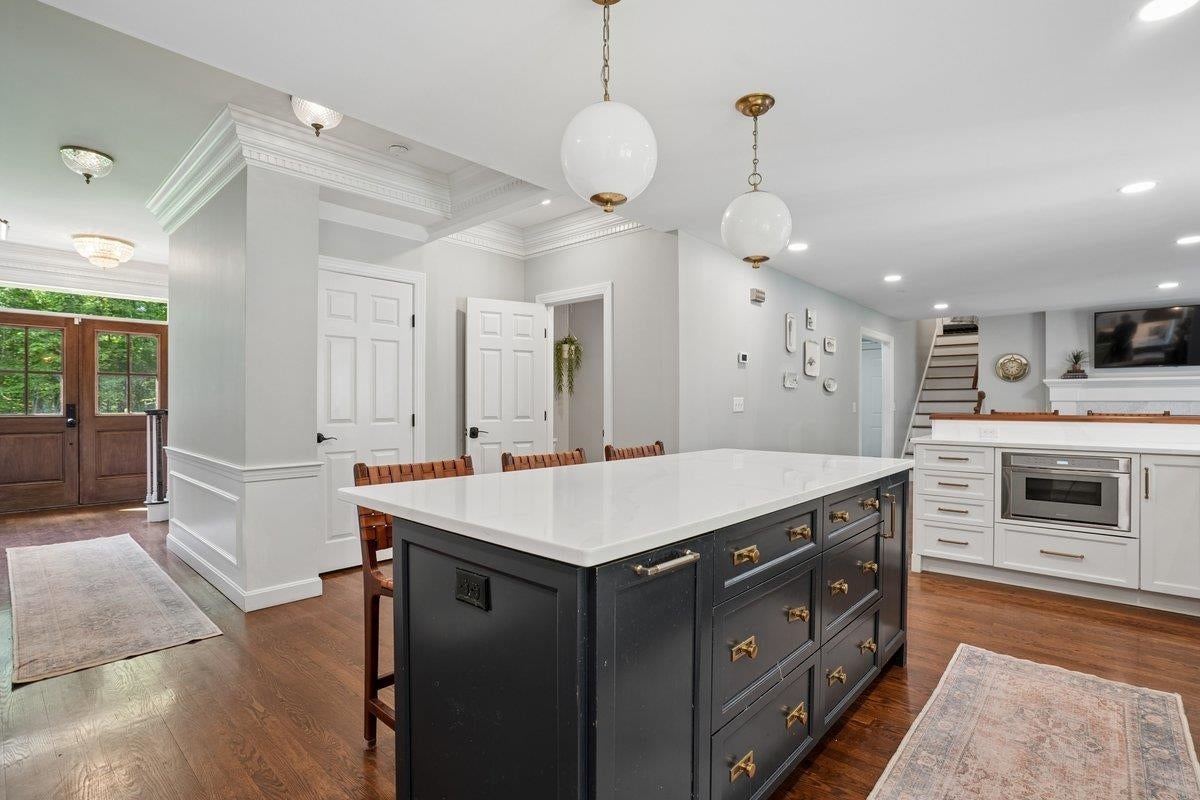 Bedford, New Hampshire, 03110, United States, 5 Bedrooms Bedrooms, ,6 BathroomsBathrooms,Residential,Pending,2051967