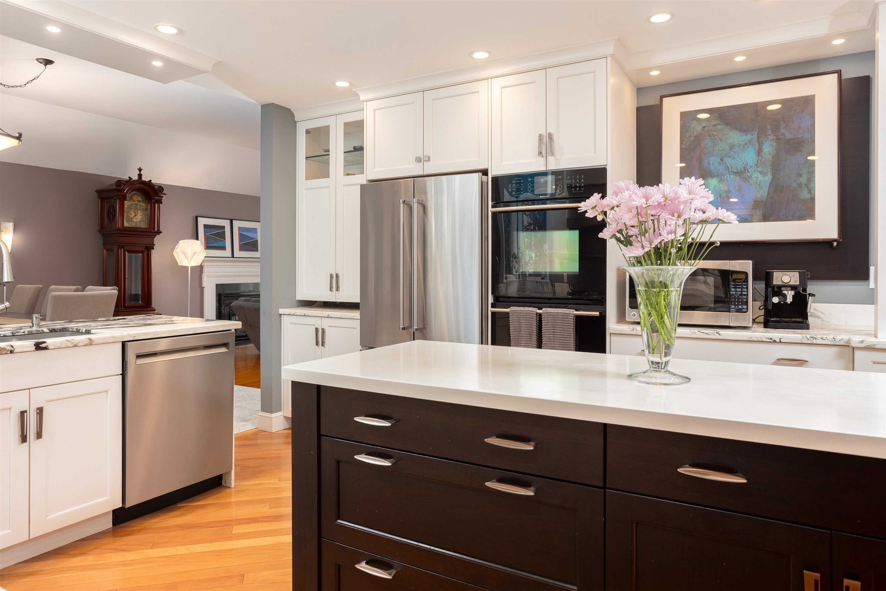 Shelburne, Vermont, 05482, United States, 3 Bedrooms Bedrooms, ,4 BathroomsBathrooms,Residential,Active,1962170