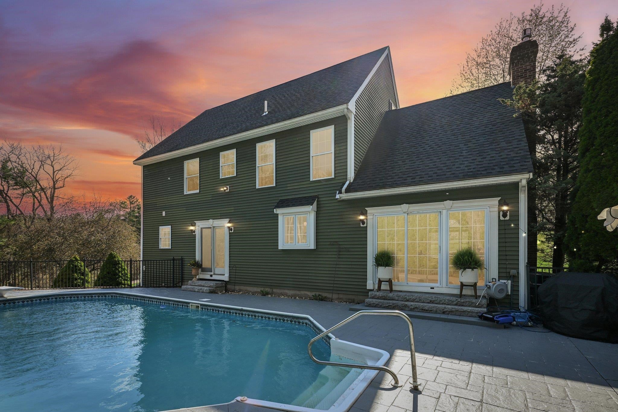 Windham, New Hampshire, 03087, United States, 4 Bedrooms Bedrooms, ,3 BathroomsBathrooms,Residential,Active,2044185