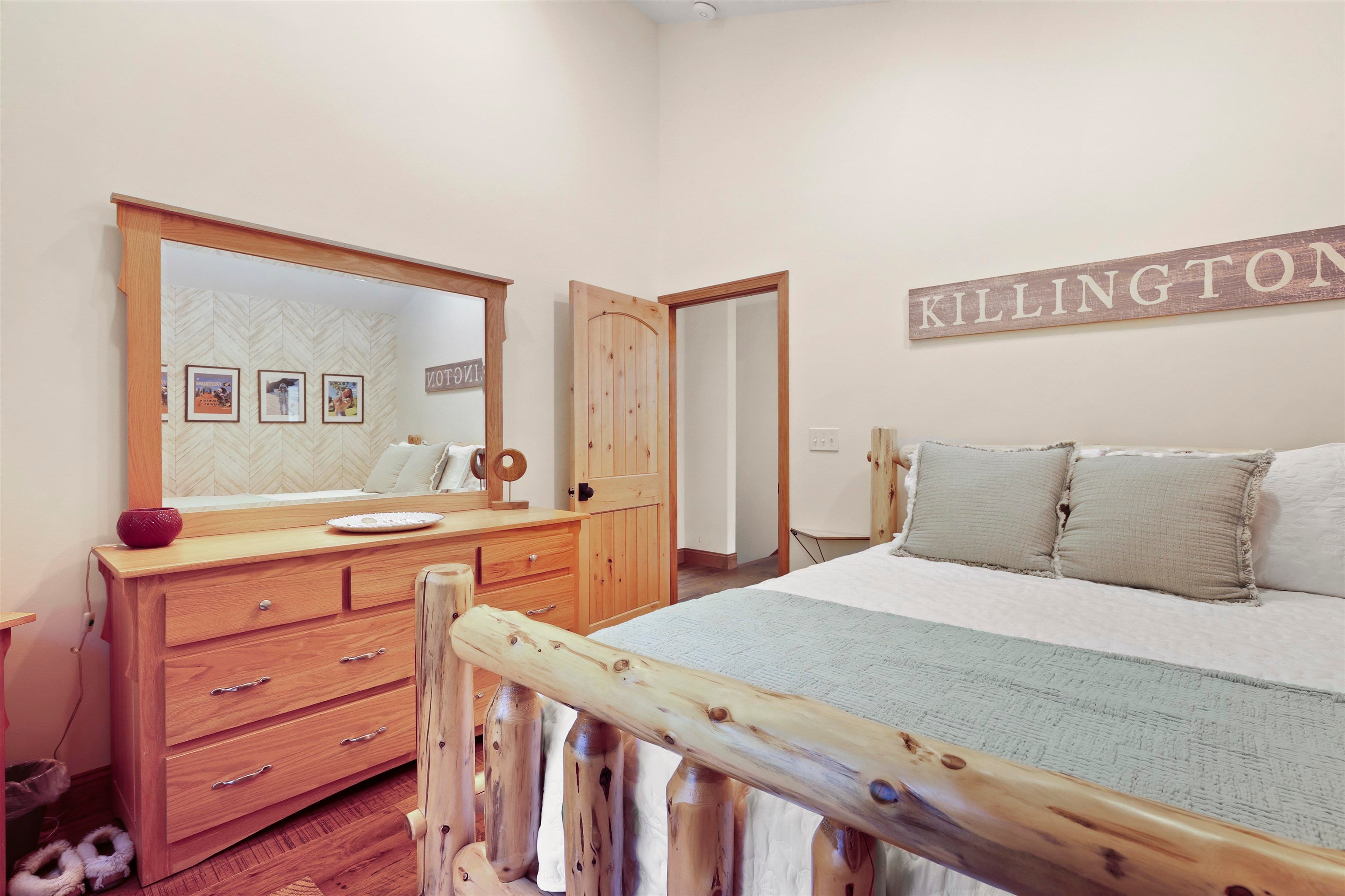 Killington, Vermont, 05751, United States, 3 Bedrooms Bedrooms, ,3 BathroomsBathrooms,Residential,Active,1884979