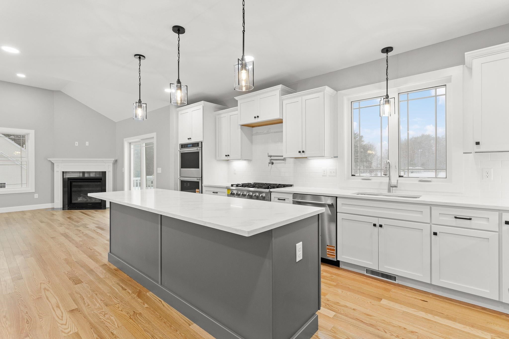 Auburn, New Hampshire, 03032, United States, 4 Bedrooms Bedrooms, ,4 BathroomsBathrooms,Residential,Active,2001063