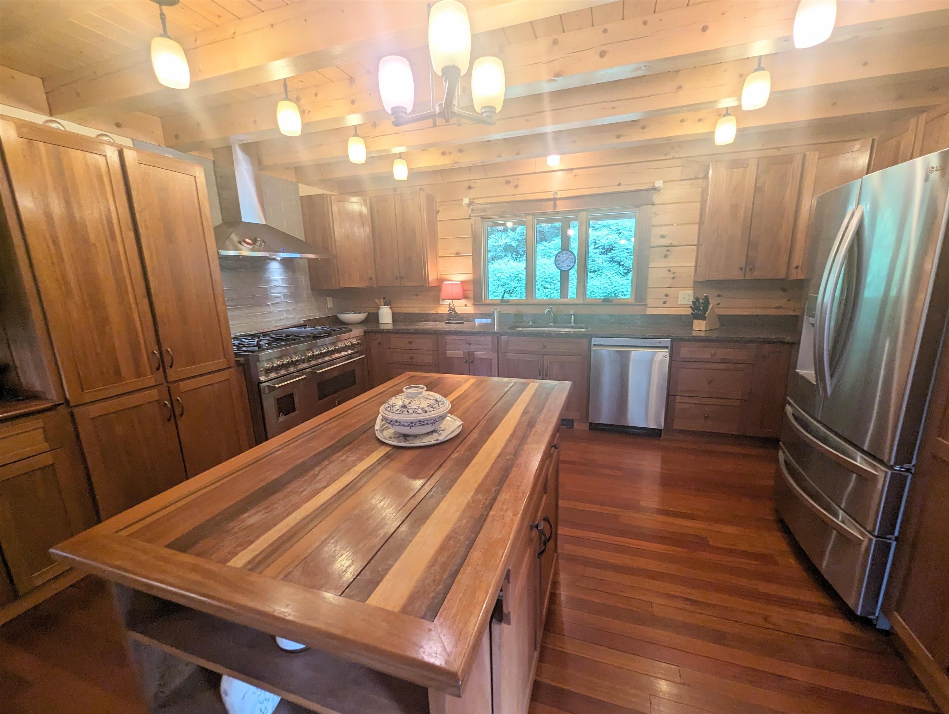 Woodbury, Vermont, 05681, United States, 3 Bedrooms Bedrooms, ,4 BathroomsBathrooms,Residential,Active,1952476