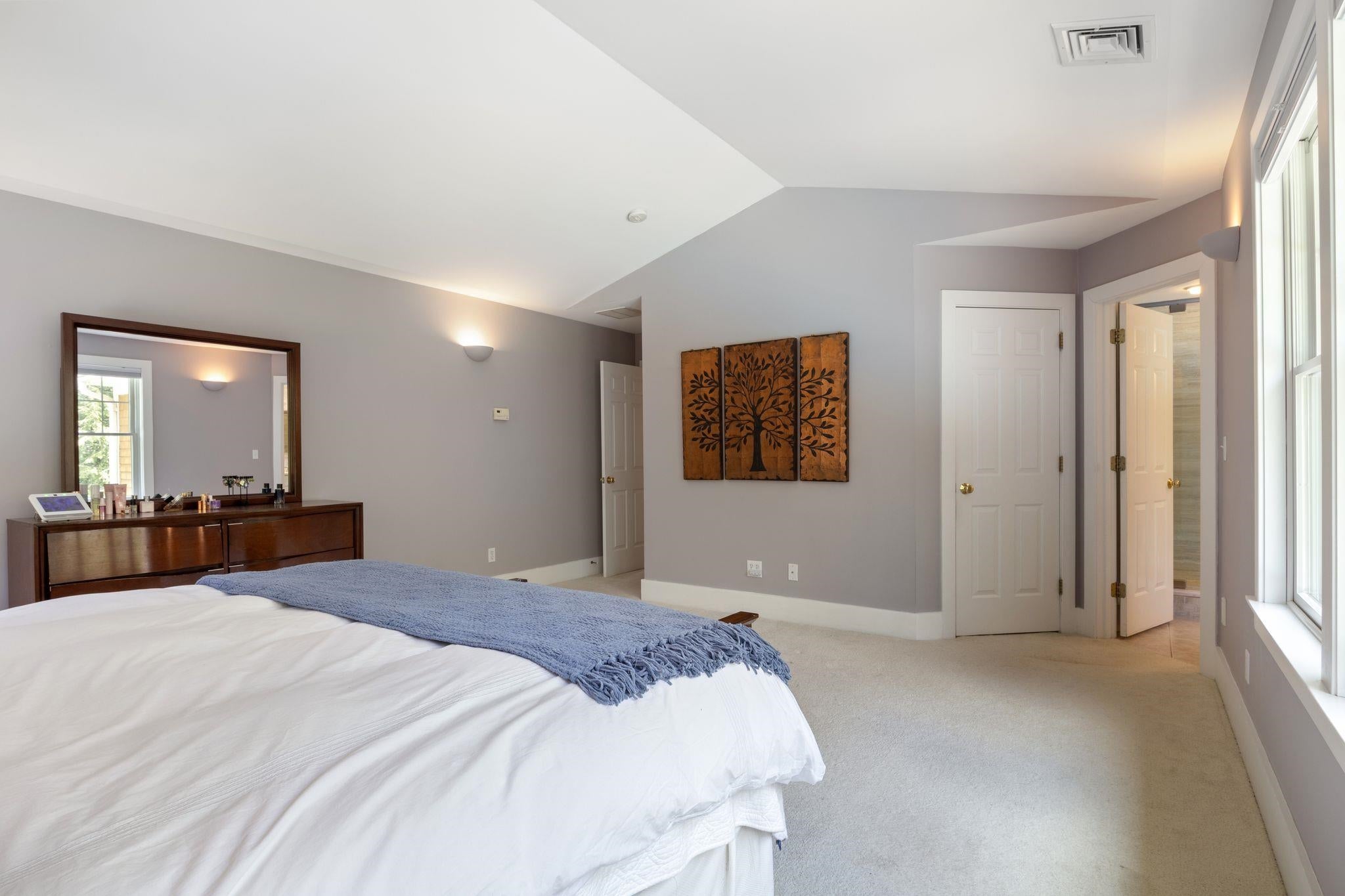Stratham, New Hampshire, 03885, United States, 4 Bedrooms Bedrooms, ,4 BathroomsBathrooms,Residential,Active,2045550