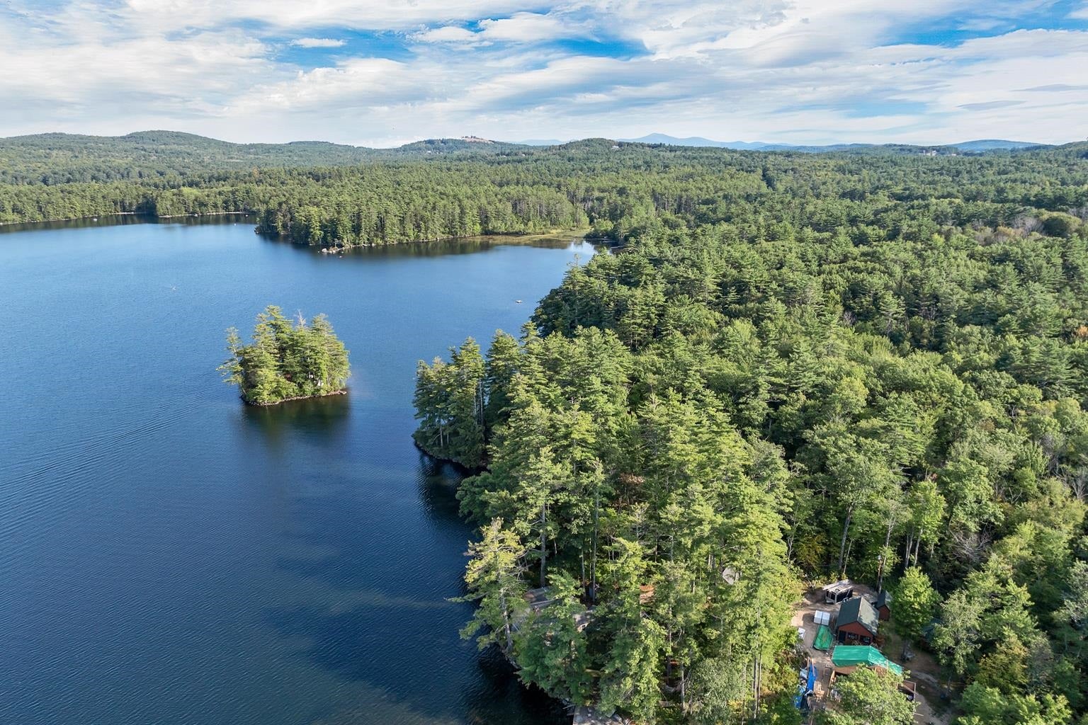 Holderness, New Hampshire, 03245, United States, 4 Bedrooms Bedrooms, ,4 BathroomsBathrooms,Residential,Active,1945064