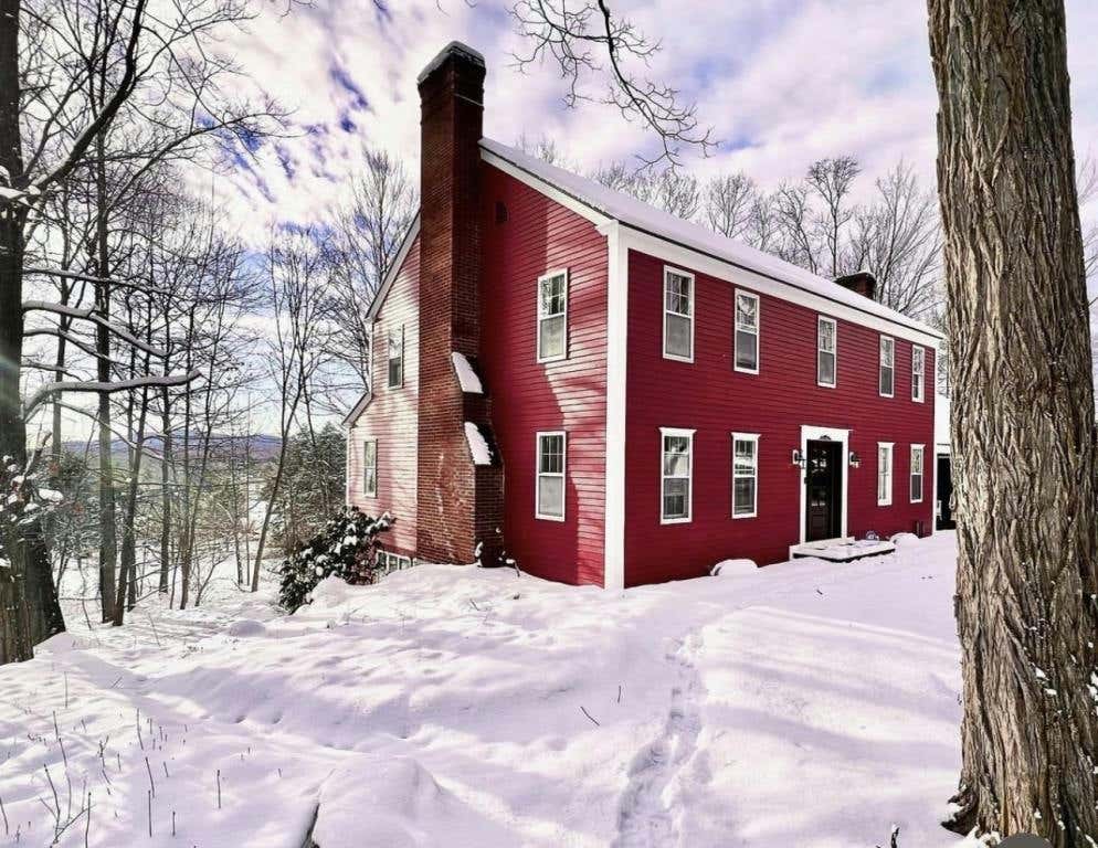 23 GRANDVIEW TER, RUTLAND CITY, VT 05701, photo 1 of 47