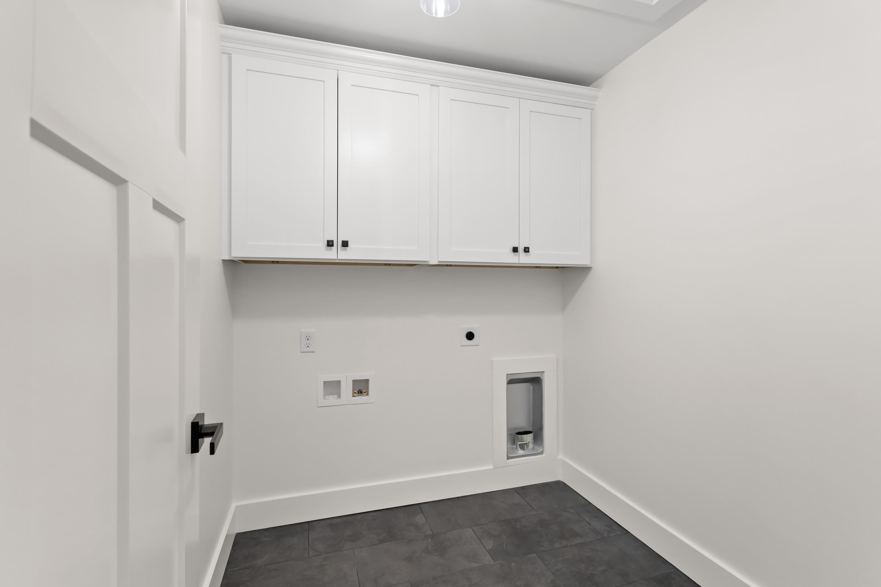 New Boston, New Hampshire, 03070, United States, 5 Bedrooms Bedrooms, ,3 BathroomsBathrooms,Residential,Active,2008344