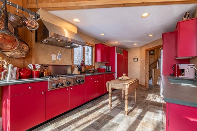 Peru, Vermont, 05152, United States, 5 Bedrooms Bedrooms, ,5 BathroomsBathrooms,Residential,Active,2014570