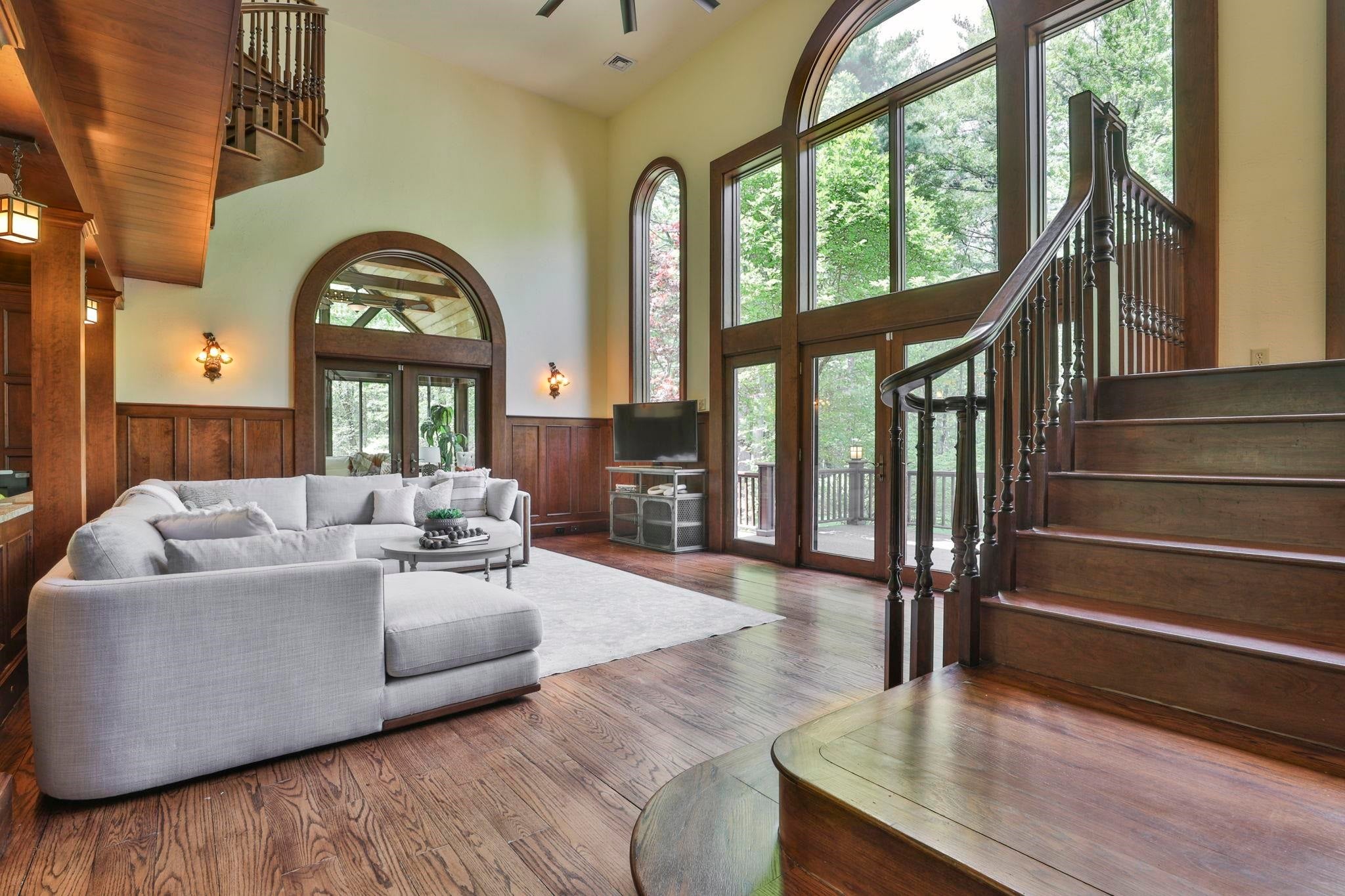 Wilton, New Hampshire, 03086, United States, 5 Bedrooms Bedrooms, ,4 BathroomsBathrooms,Residential,Active,2052126