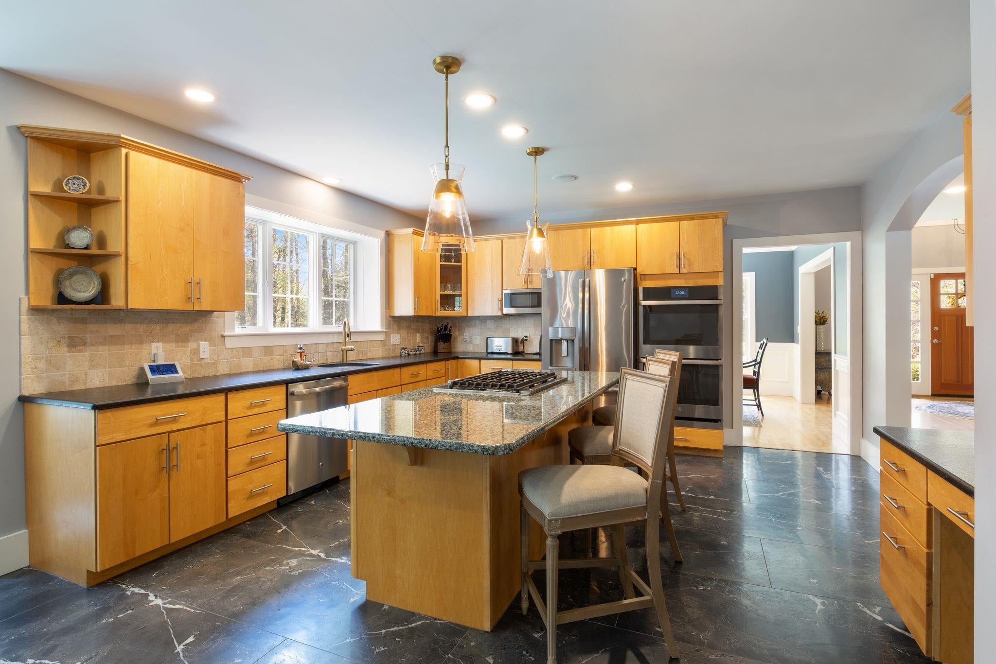 Stratham, New Hampshire, 03885, United States, 4 Bedrooms Bedrooms, ,4 BathroomsBathrooms,Residential,Active,2045550