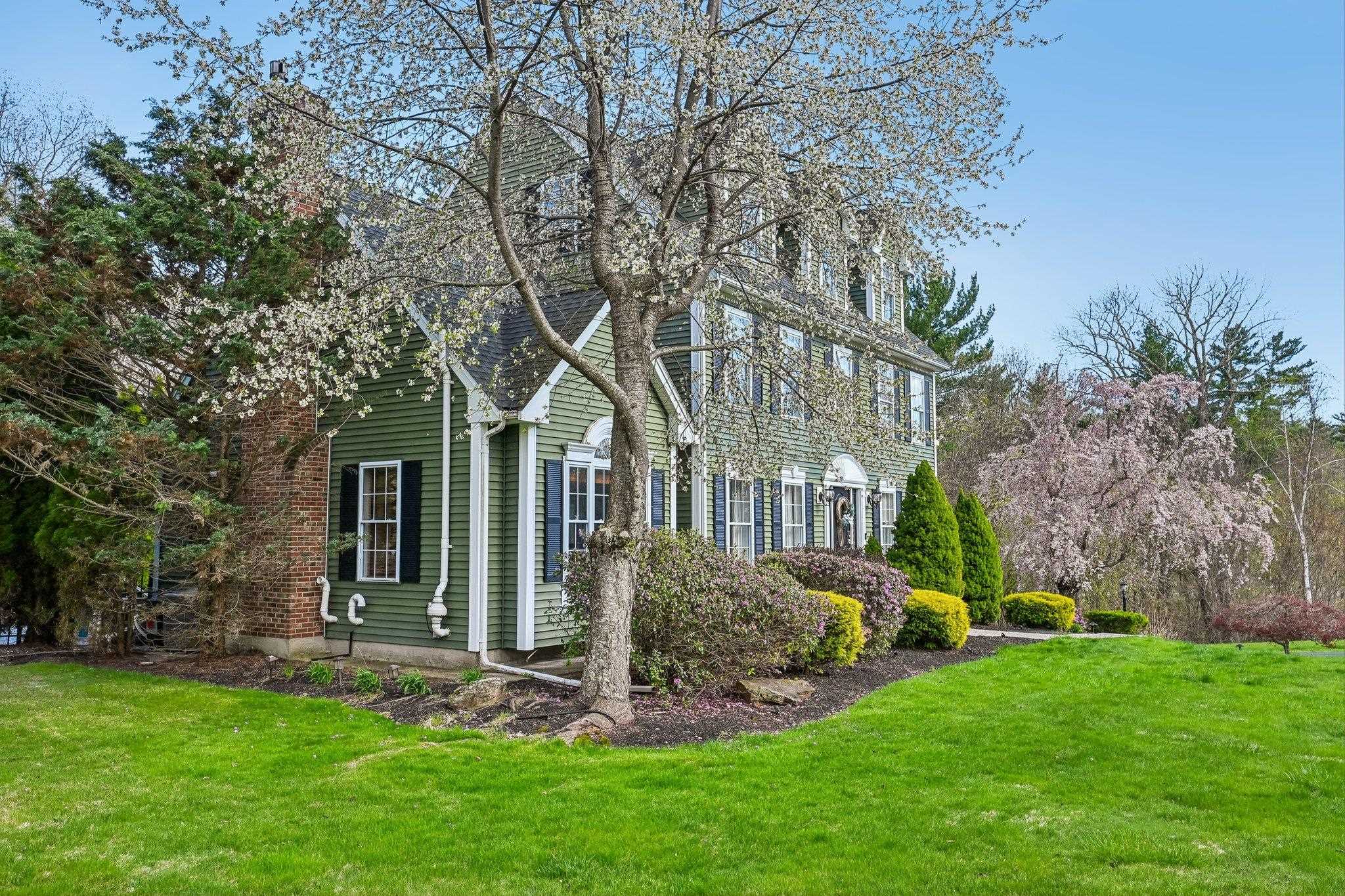 Windham, New Hampshire, 03087, United States, 4 Bedrooms Bedrooms, ,3 BathroomsBathrooms,Residential,Active,2044185