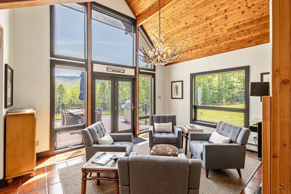 Stowe, Vermont, 05672, United States, 4 Bedrooms Bedrooms, ,3 BathroomsBathrooms,Residential,Pending,1843882