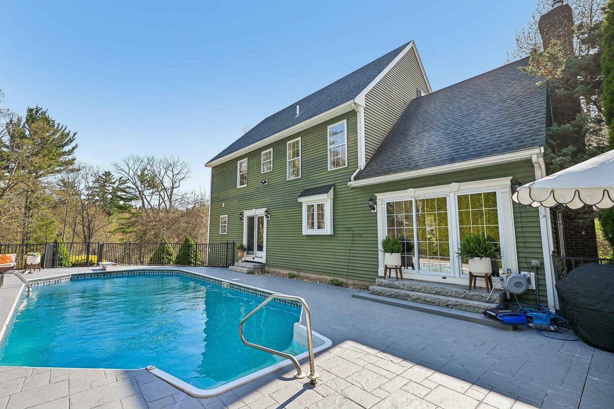 Windham, New Hampshire, 03087, United States, 4 Bedrooms Bedrooms, ,3 BathroomsBathrooms,Residential,Active,2044185