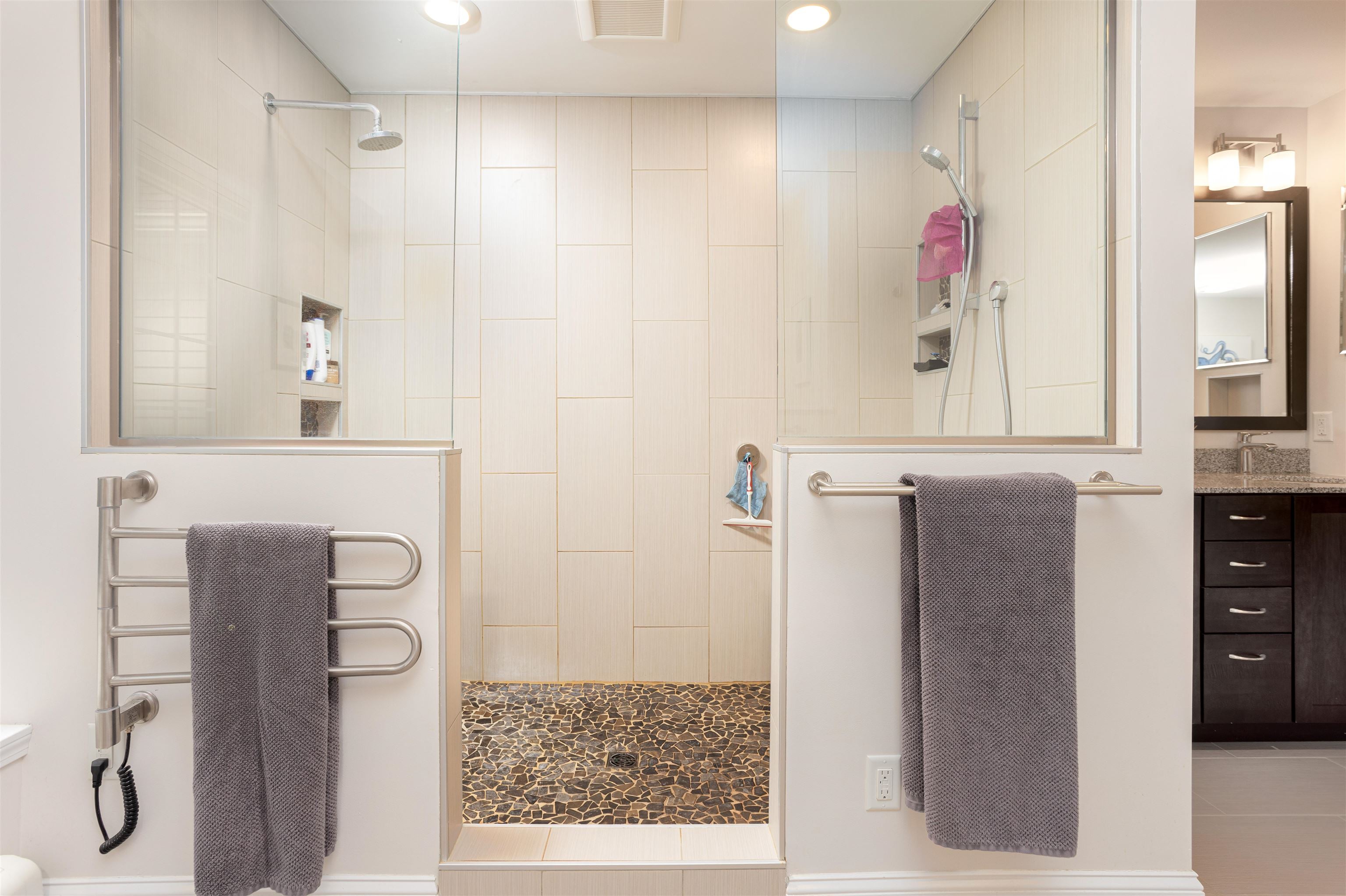 Shelburne, Vermont, 05482, United States, 3 Bedrooms Bedrooms, ,4 BathroomsBathrooms,Residential,Active,1962170