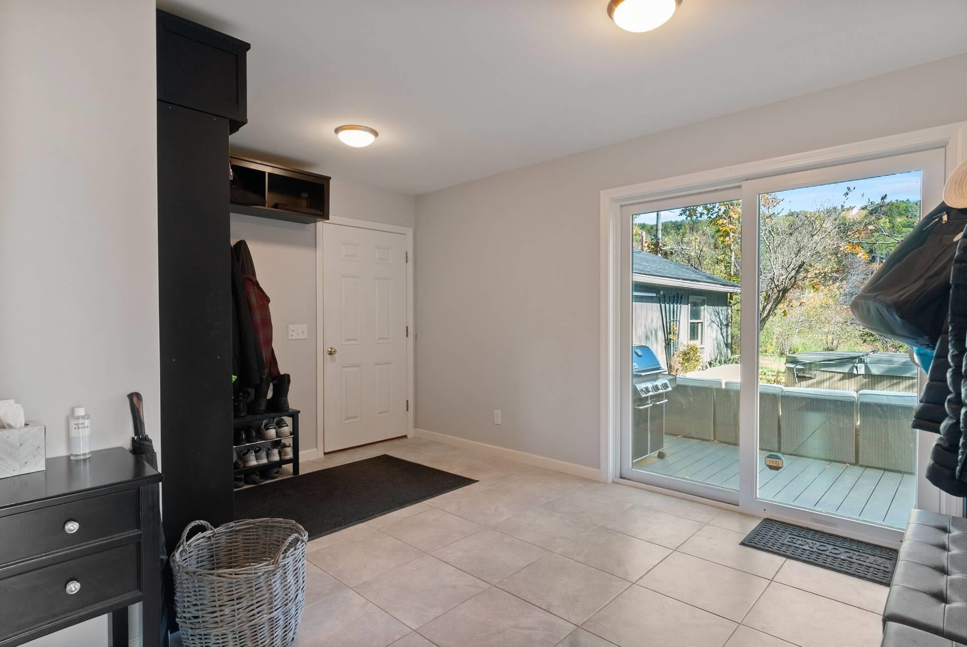 Plainfield, New Hampshire, 03781, United States, 4 Bedrooms Bedrooms, ,4 BathroomsBathrooms,Residential,Active,1966018