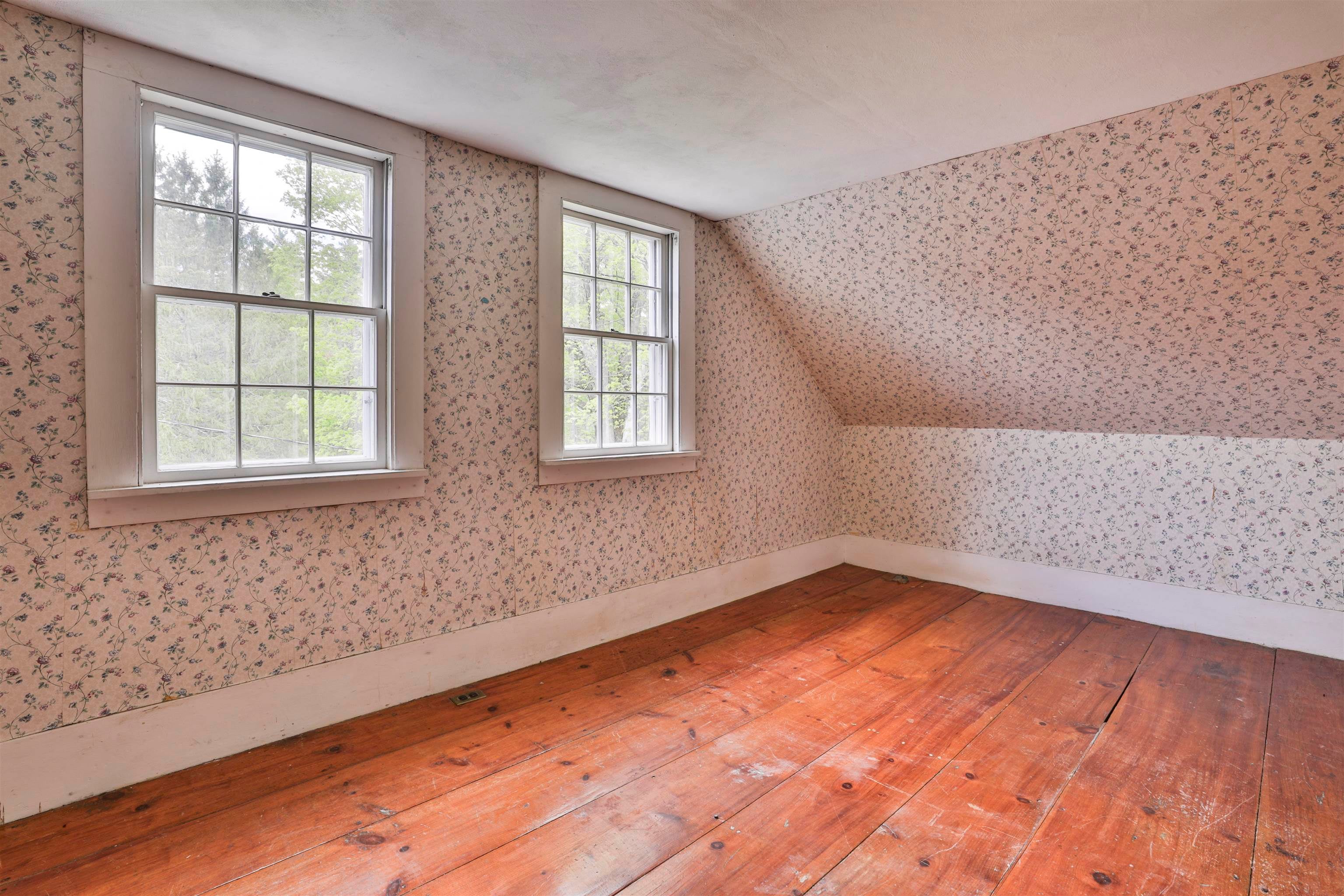 Derry, New Hampshire, 03038, United States, 3 Bedrooms Bedrooms, ,2 BathroomsBathrooms,Residential,Pending,2045748