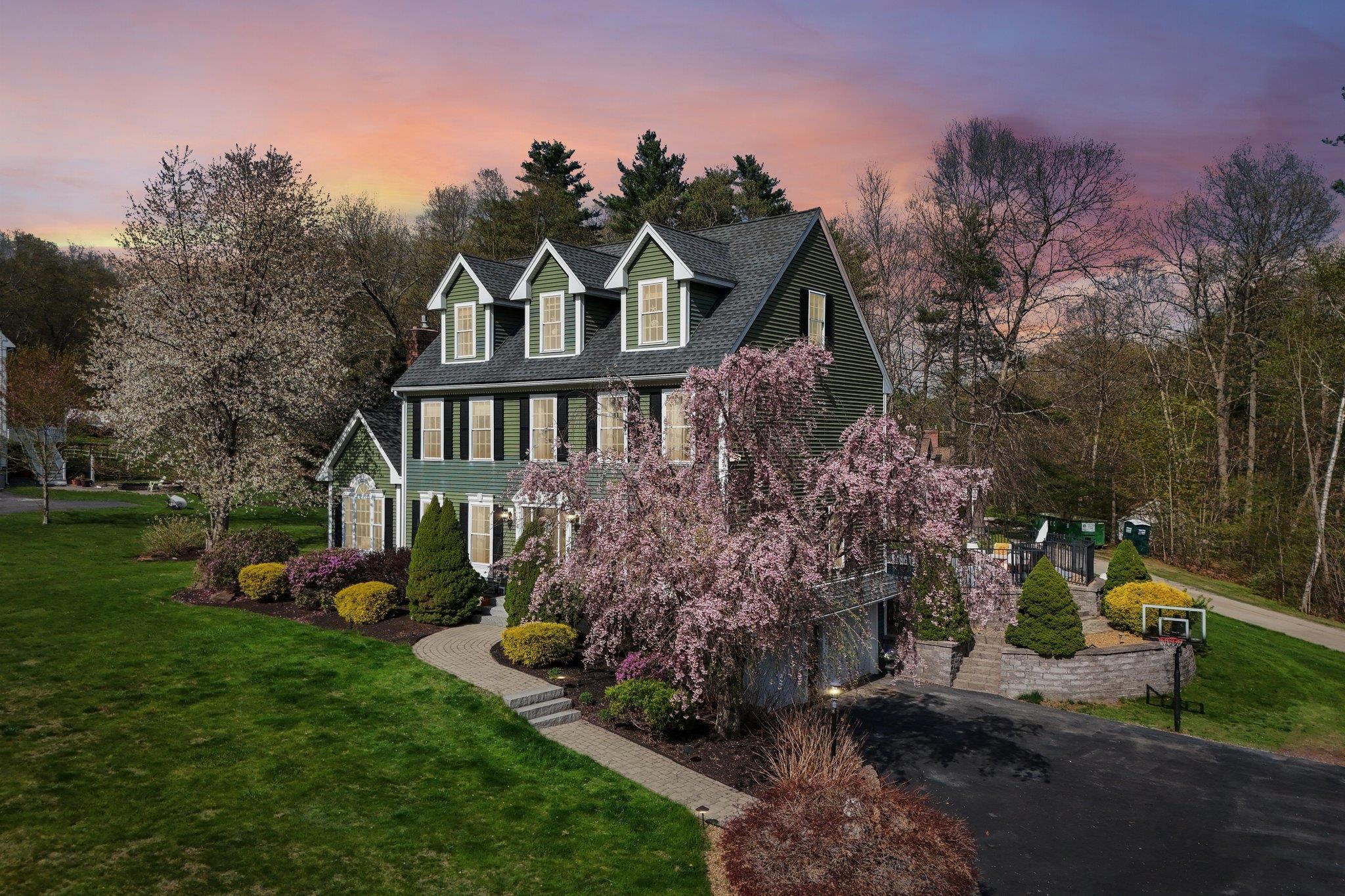 Windham, New Hampshire, 03087, United States, 4 Bedrooms Bedrooms, ,3 BathroomsBathrooms,Residential,Active,2044185