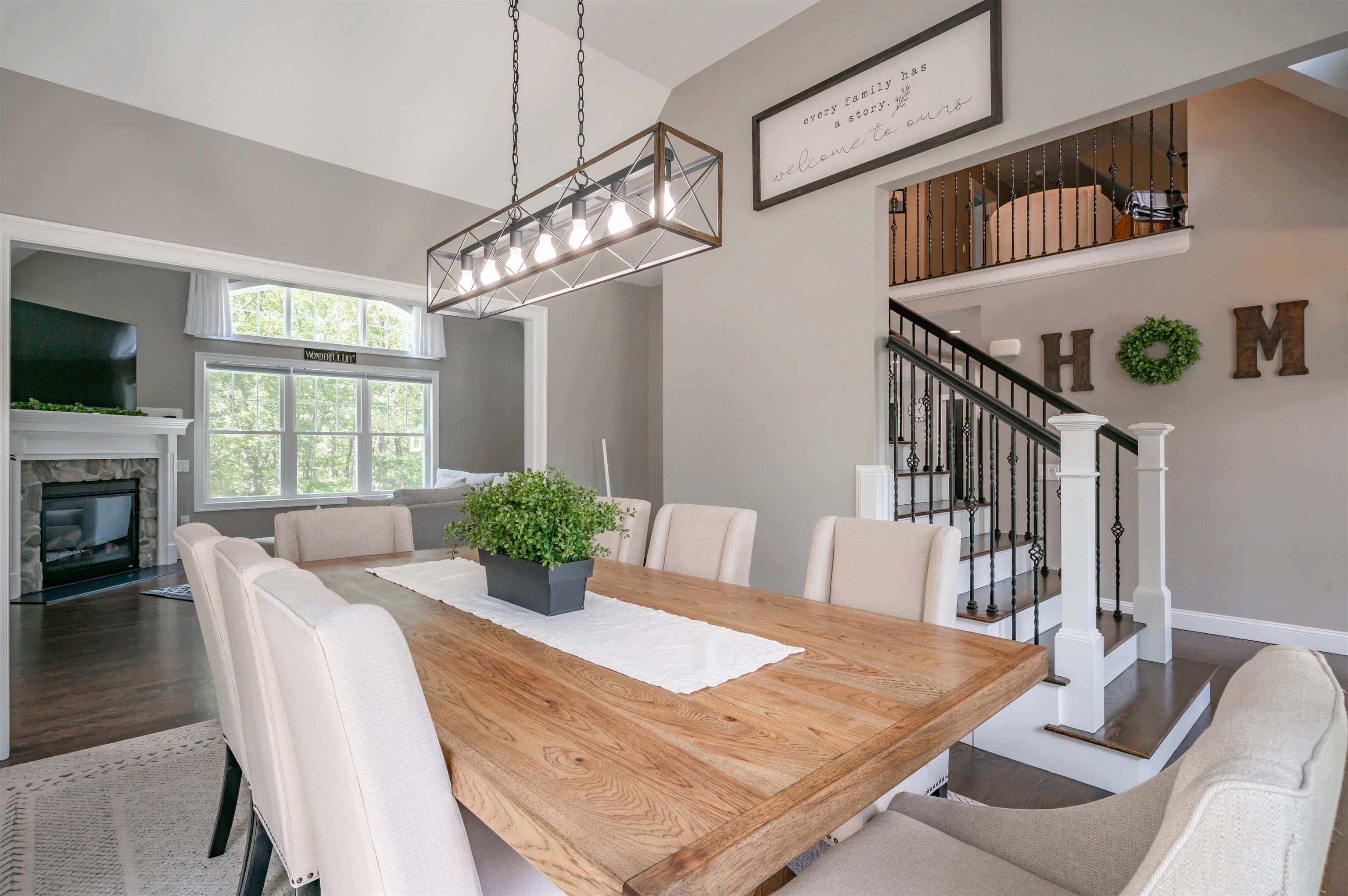 Hollis, New Hampshire, 03049, United States, 4 Bedrooms Bedrooms, ,3 BathroomsBathrooms,Residential,Active,1927665