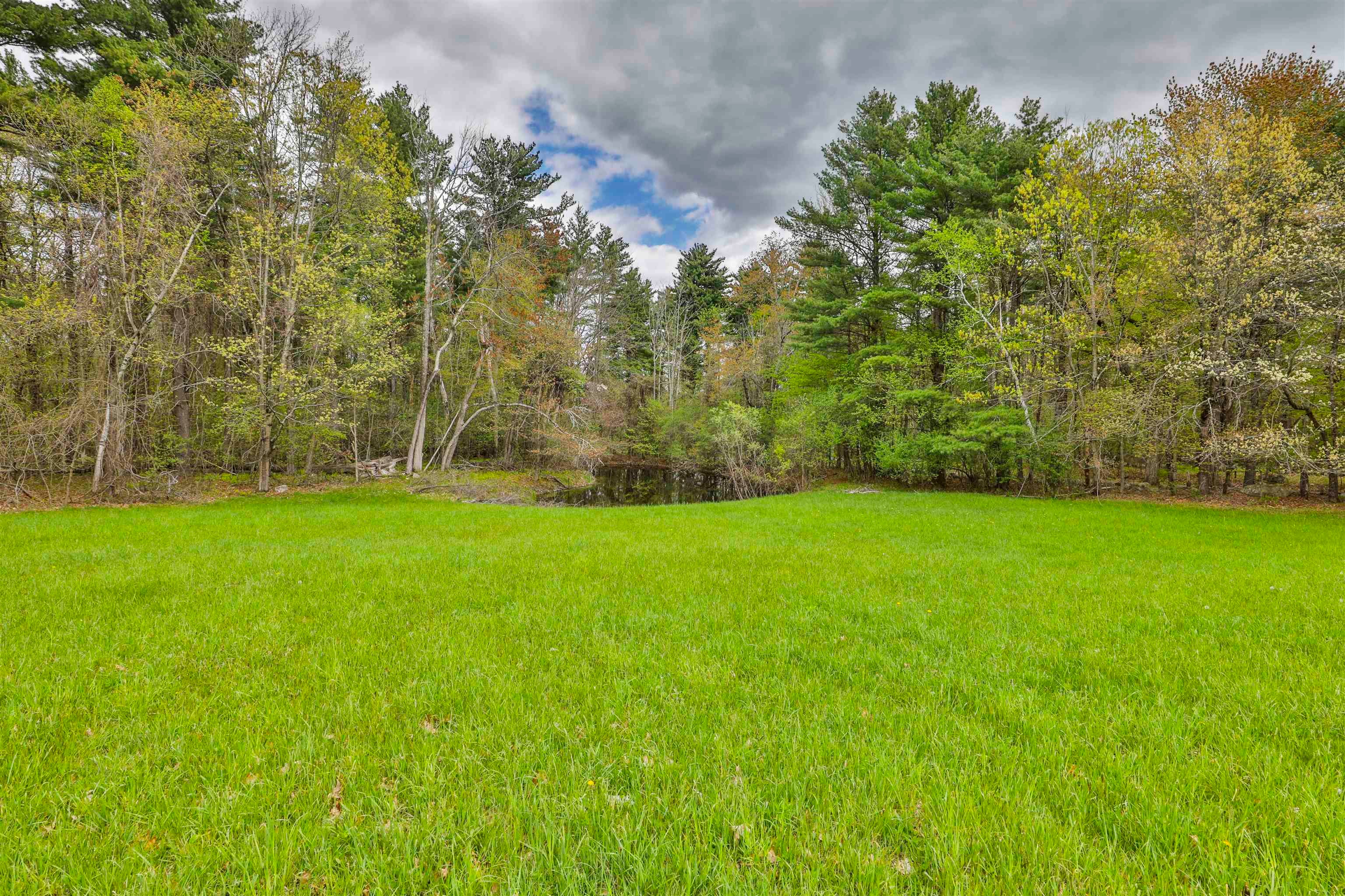 Derry, New Hampshire, 03038, United States, 3 Bedrooms Bedrooms, ,2 BathroomsBathrooms,Residential,Pending,2045748