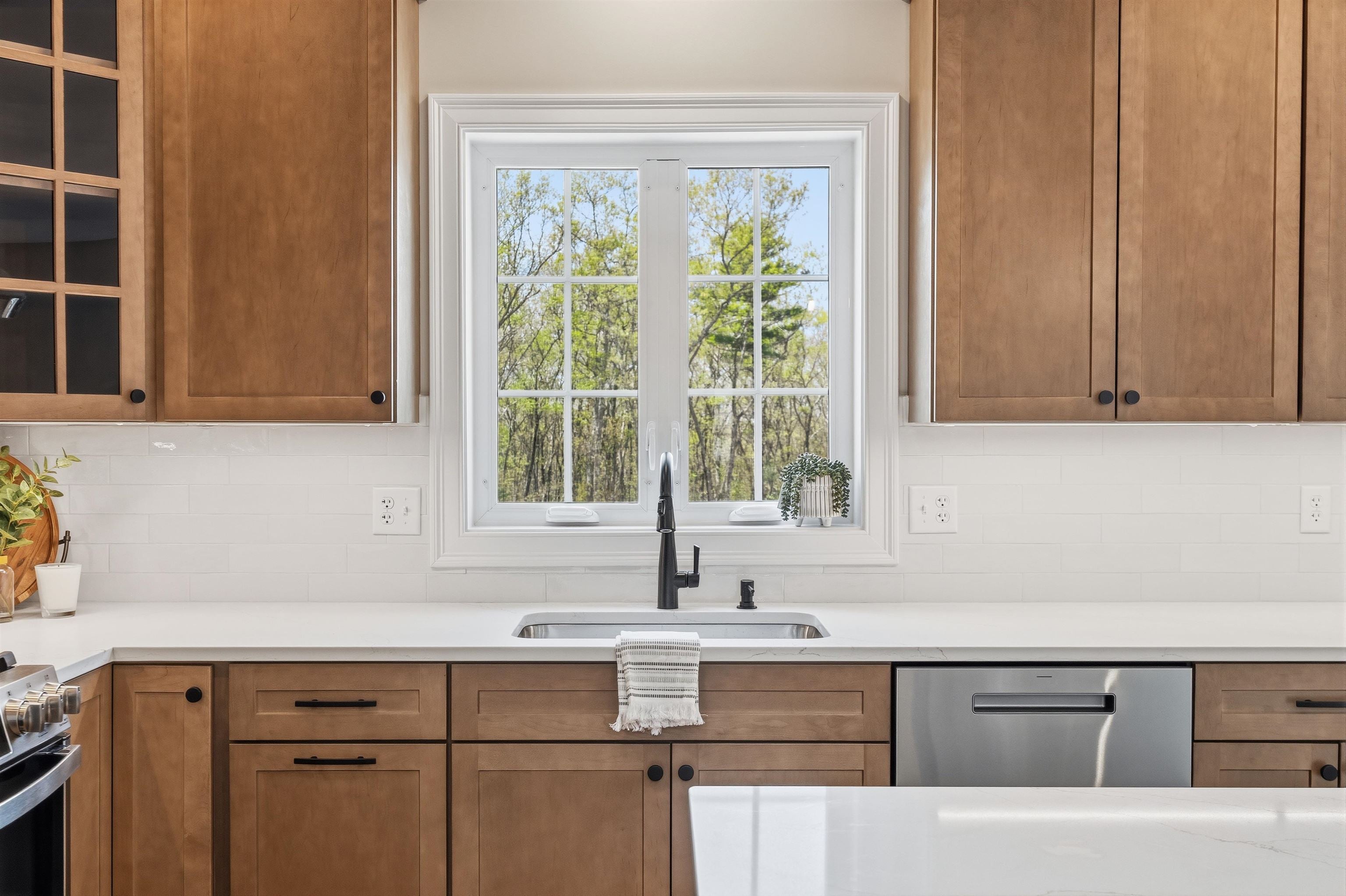 Derry, New Hampshire, 03038, United States, 4 Bedrooms Bedrooms, ,3 BathroomsBathrooms,Residential,Active,1992291