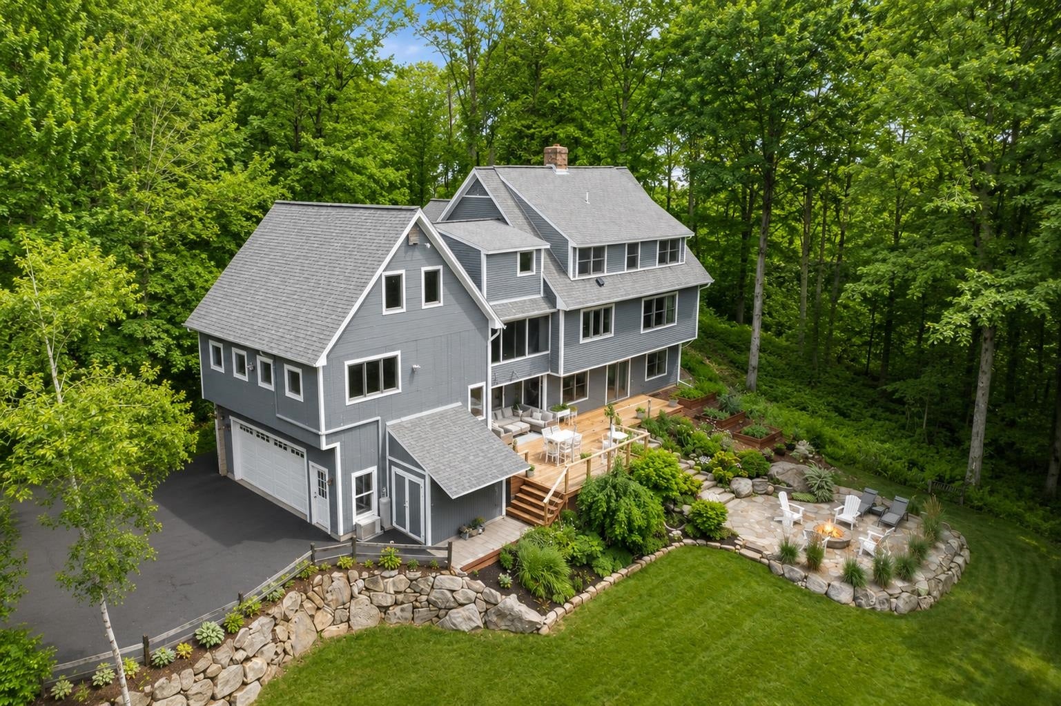 Meredith, New Hampshire, 03253, United States, 4 Bedrooms Bedrooms, ,5 BathroomsBathrooms,Residential,Pending,2045598
