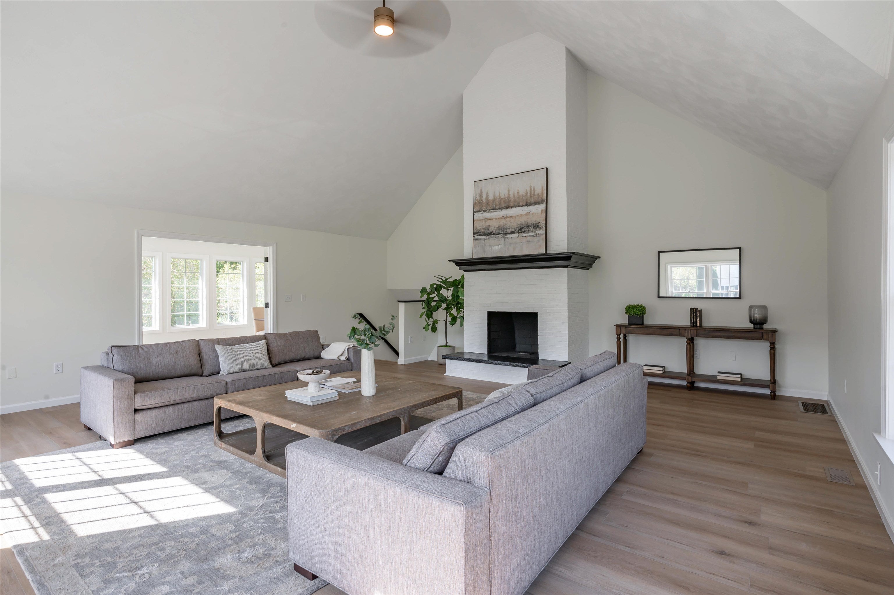 Salem, New Hampshire, 03079, United States, 4 Bedrooms Bedrooms, ,4 BathroomsBathrooms,Residential,Active,1953671