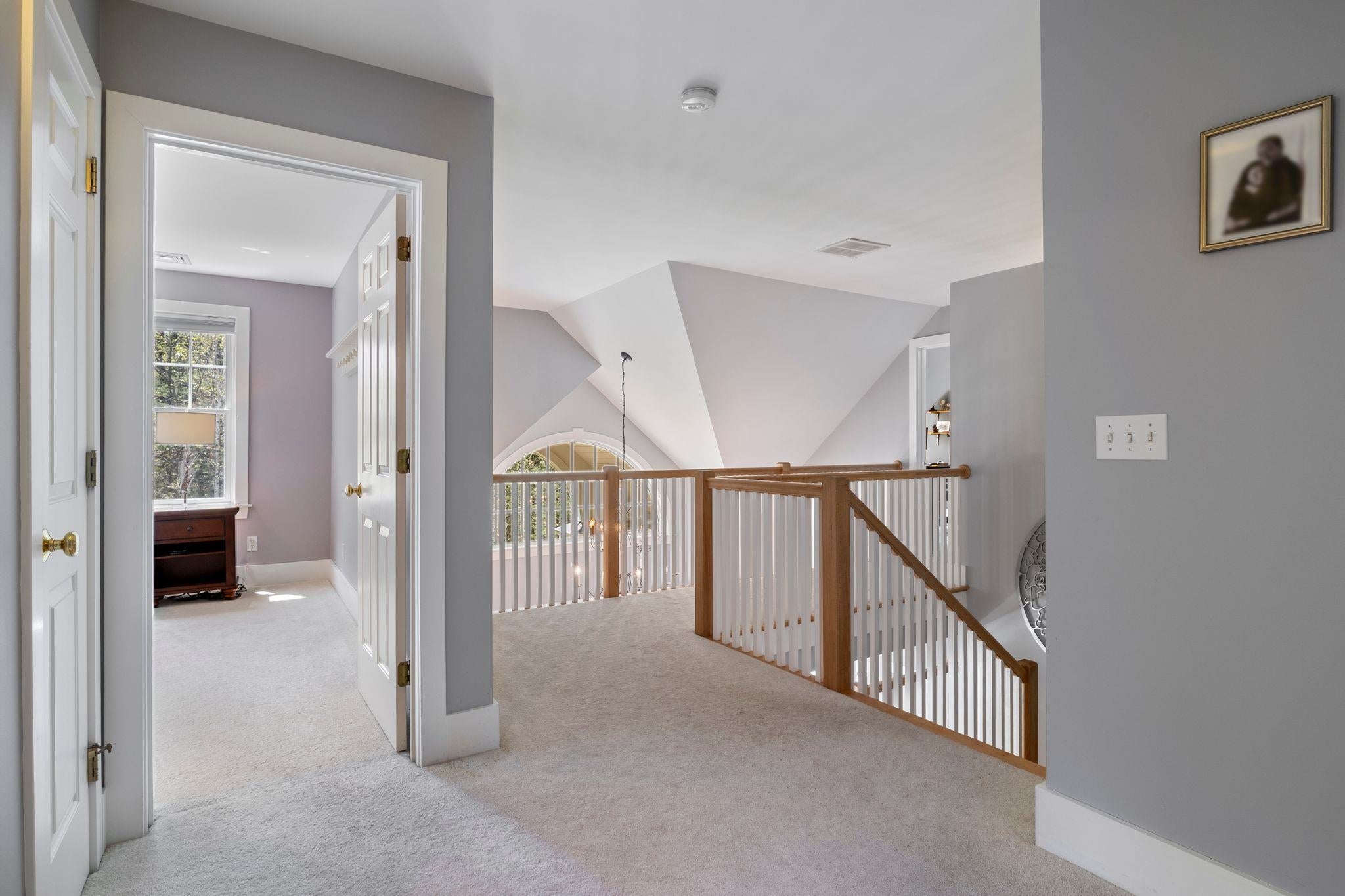 Stratham, New Hampshire, 03885, United States, 4 Bedrooms Bedrooms, ,4 BathroomsBathrooms,Residential,Active,2045550