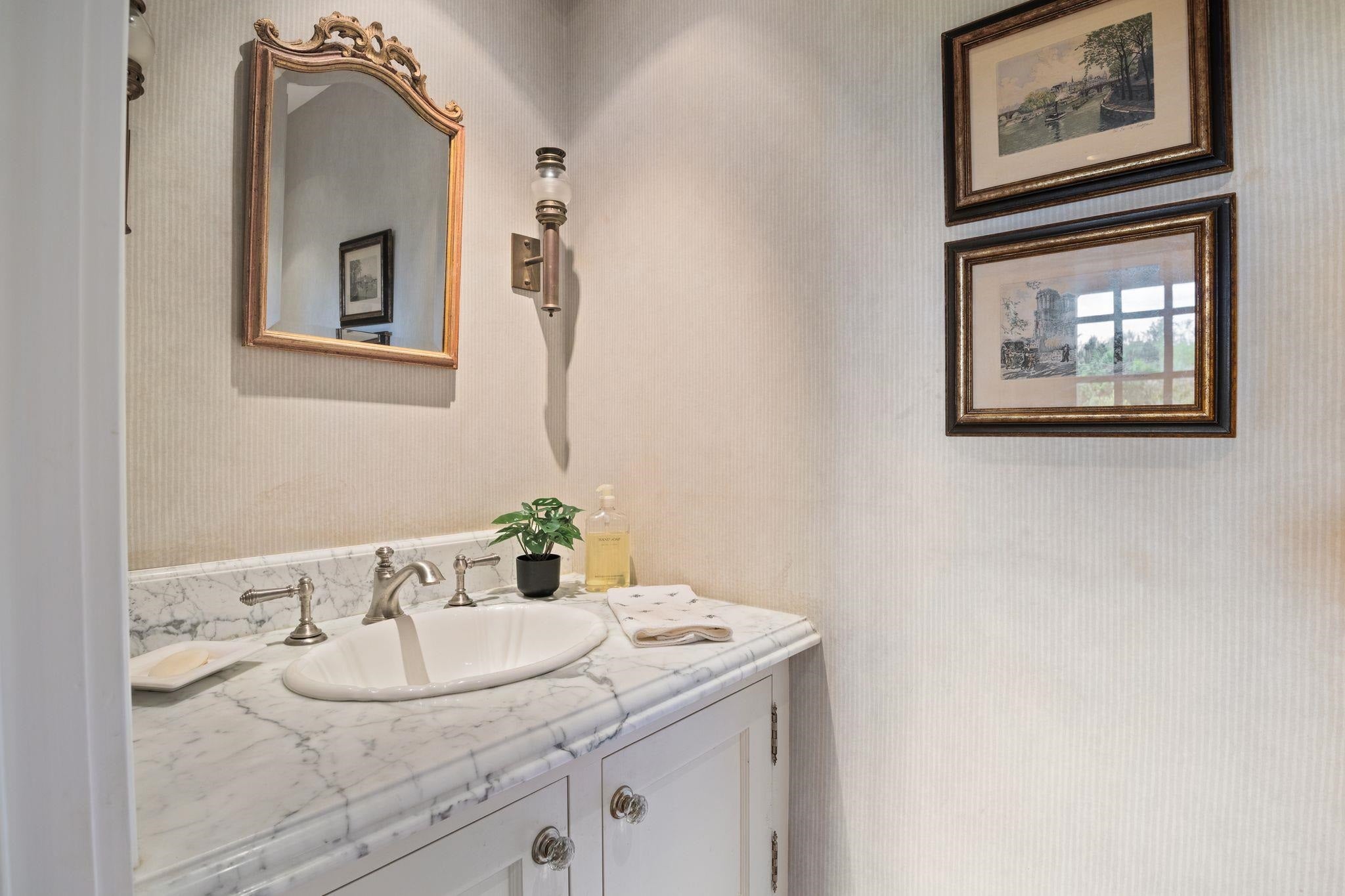 Hampton Falls, New Hampshire, 03844, United States, 4 Bedrooms Bedrooms, ,4 BathroomsBathrooms,Residential,Pending,2006809