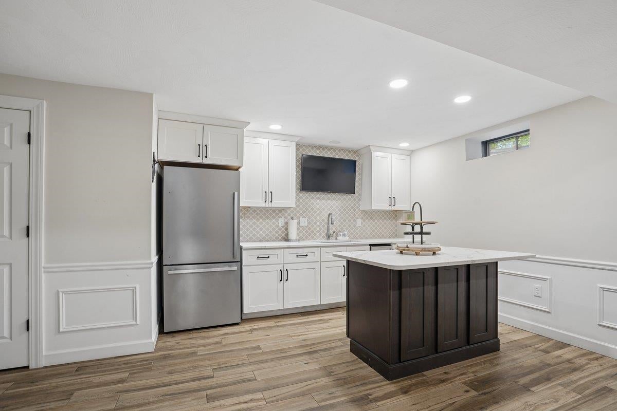 Bedford, New Hampshire, 03110, United States, 5 Bedrooms Bedrooms, ,6 BathroomsBathrooms,Residential,Pending,2051967