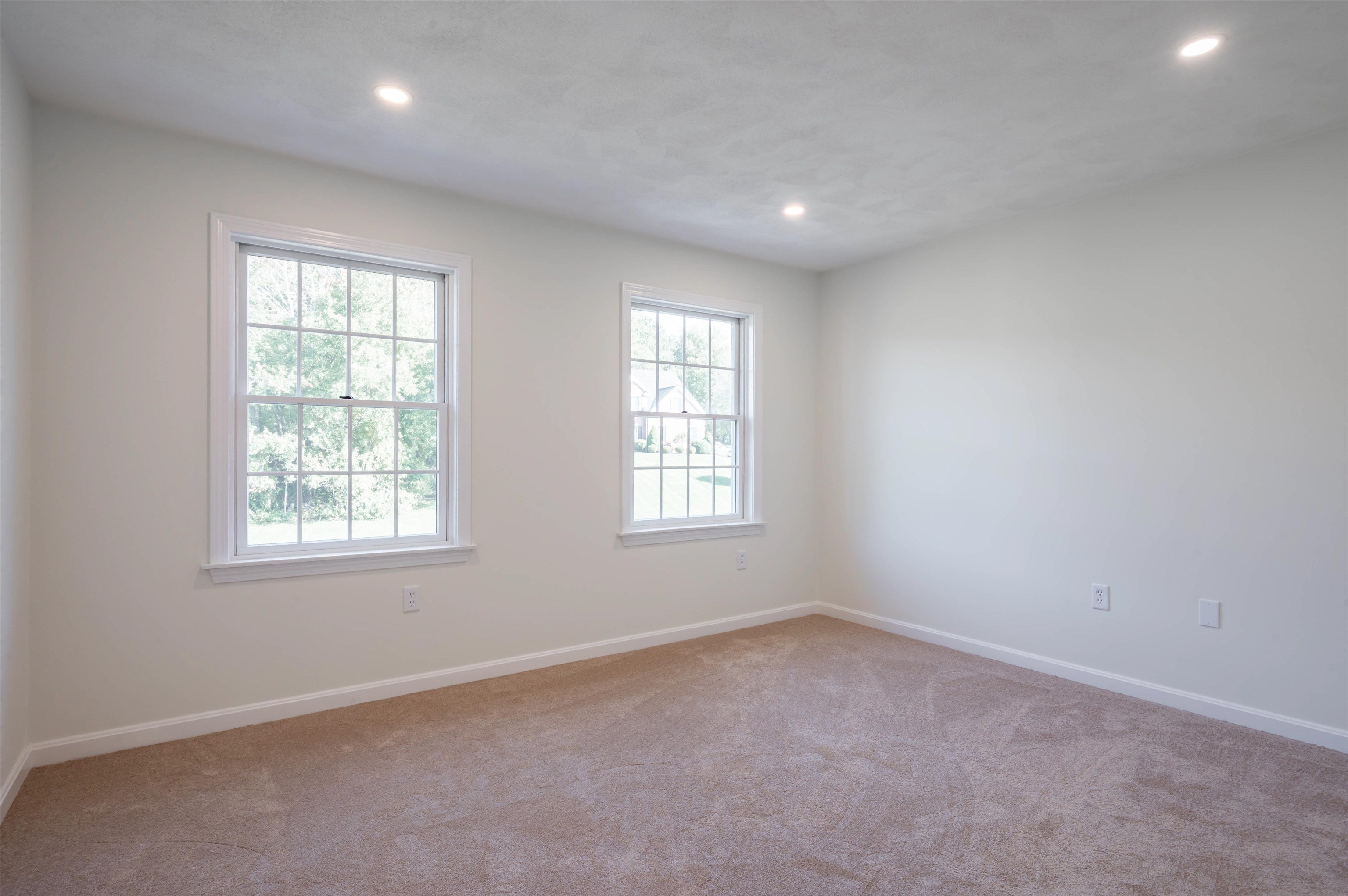 Salem, New Hampshire, 03079, United States, 4 Bedrooms Bedrooms, ,4 BathroomsBathrooms,Residential,Active,1953671