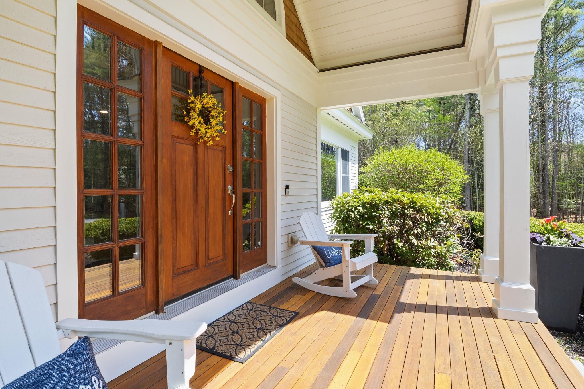 Stratham, New Hampshire, 03885, United States, 4 Bedrooms Bedrooms, ,4 BathroomsBathrooms,Residential,Active,2045550