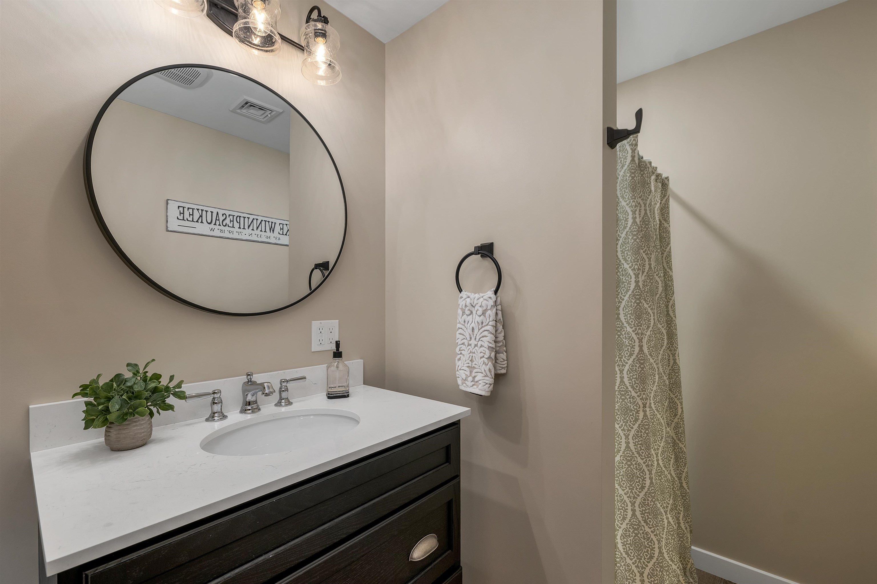 Laconia, New Hampshire, 03246, United States, 5 Bedrooms Bedrooms, ,4 BathroomsBathrooms,Residential,Active,1964500