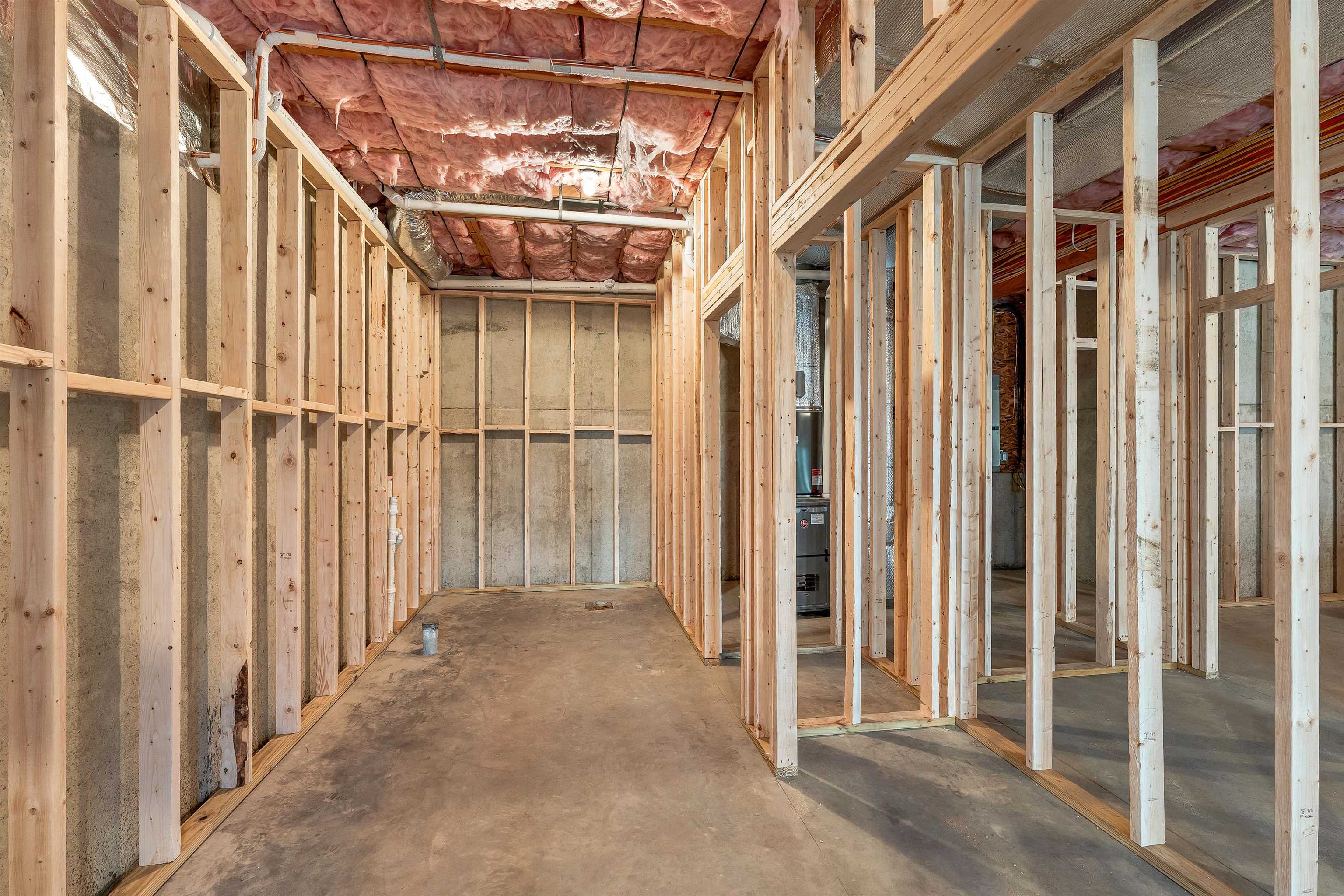 Laconia, New Hampshire, 03246, United States, 4 Bedrooms Bedrooms, ,4 BathroomsBathrooms,Residential,Active,1985603