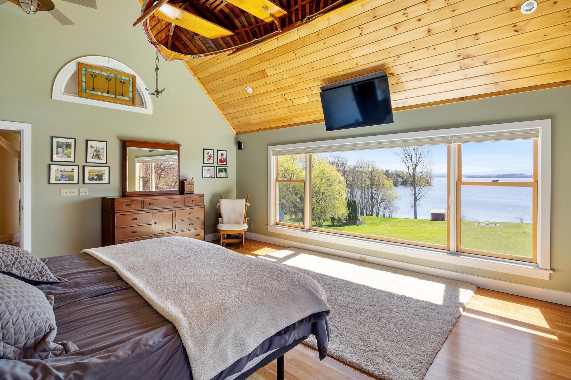South Hero, Vermont, 05486, United States, 3 Bedrooms Bedrooms, ,5 BathroomsBathrooms,Residential,Active,2045566