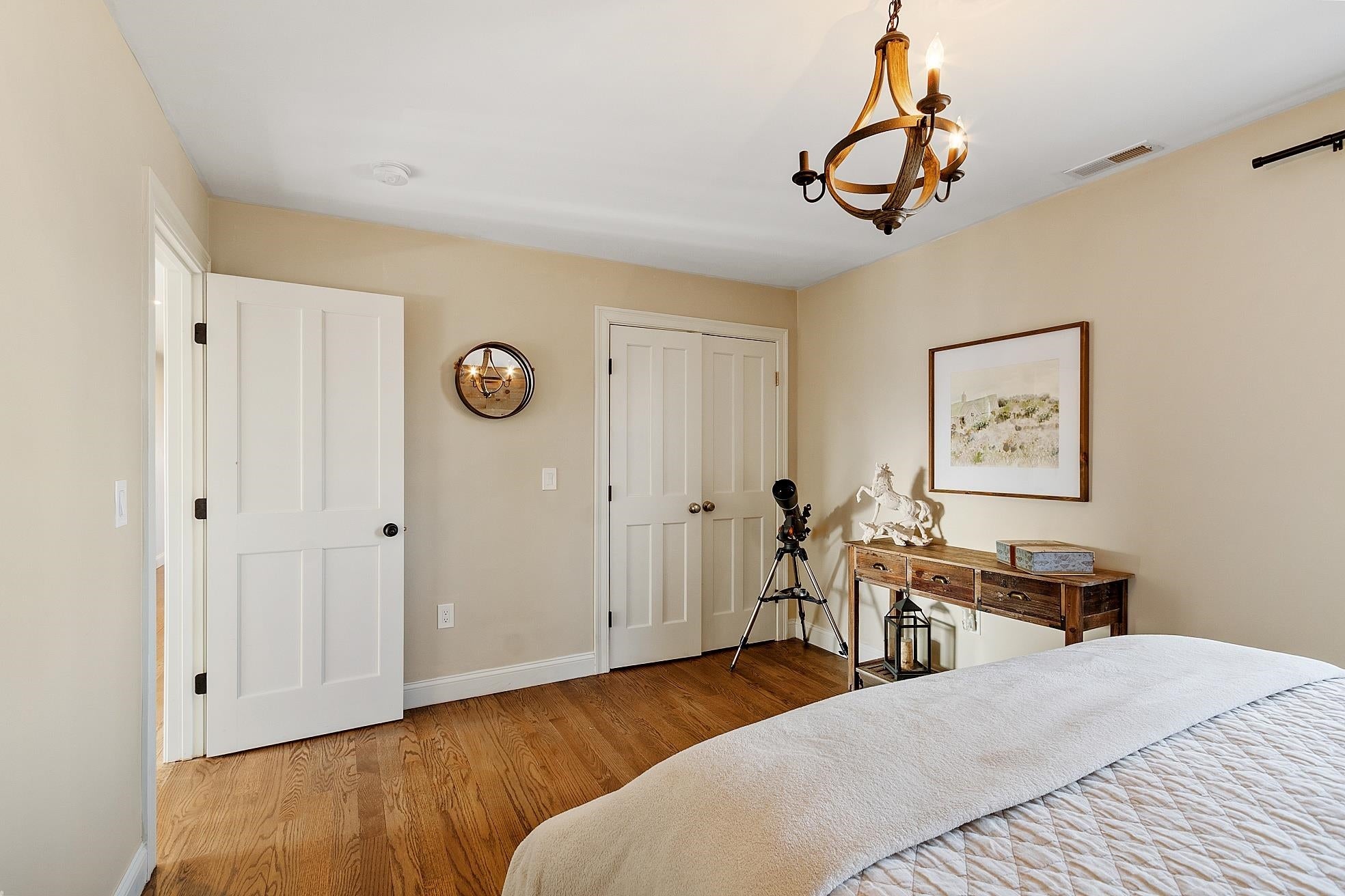 Hollis, New Hampshire, 03049, United States, 4 Bedrooms Bedrooms, ,3 BathroomsBathrooms,Residential,Pending,1953284