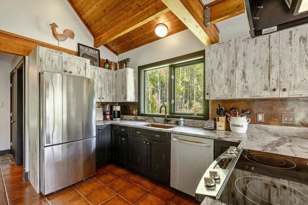 Stowe, Vermont, 05672, United States, 4 Bedrooms Bedrooms, ,3 BathroomsBathrooms,Residential,Pending,1843882