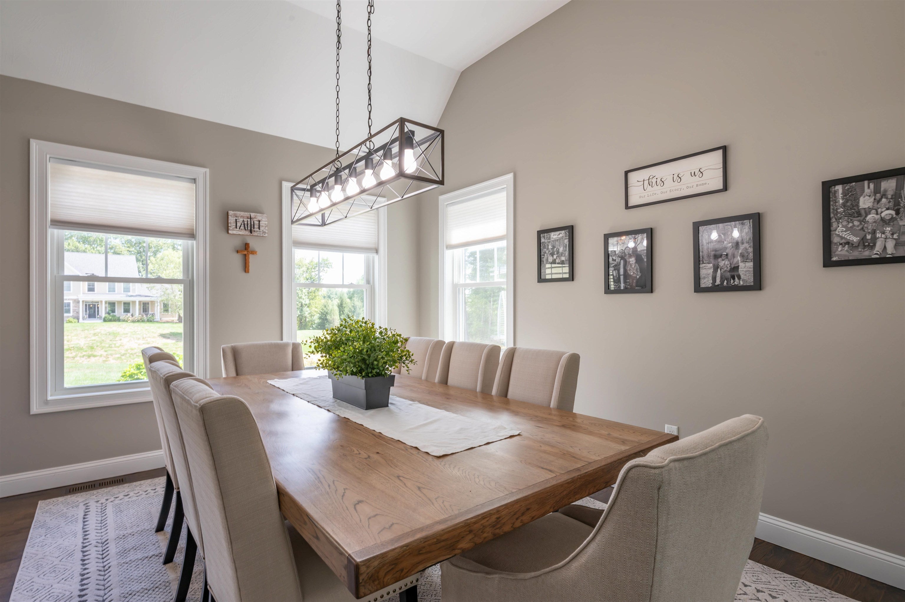 Hollis, New Hampshire, 03049, United States, 4 Bedrooms Bedrooms, ,3 BathroomsBathrooms,Residential,Active,1927665