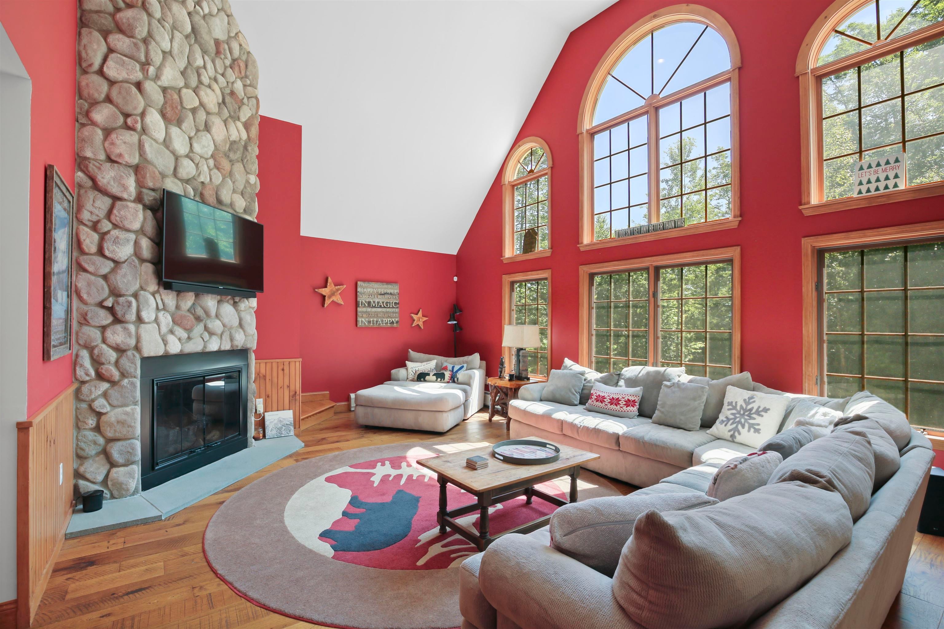 Killington, Vermont, 05751, United States, 3 Bedrooms Bedrooms, ,3 BathroomsBathrooms,Residential,Active,1884979