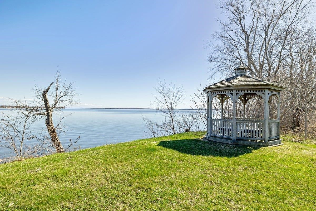 Alburgh, Vermont, 05440, United States, 3 Bedrooms Bedrooms, ,5 BathroomsBathrooms,Residential,Active,2043833