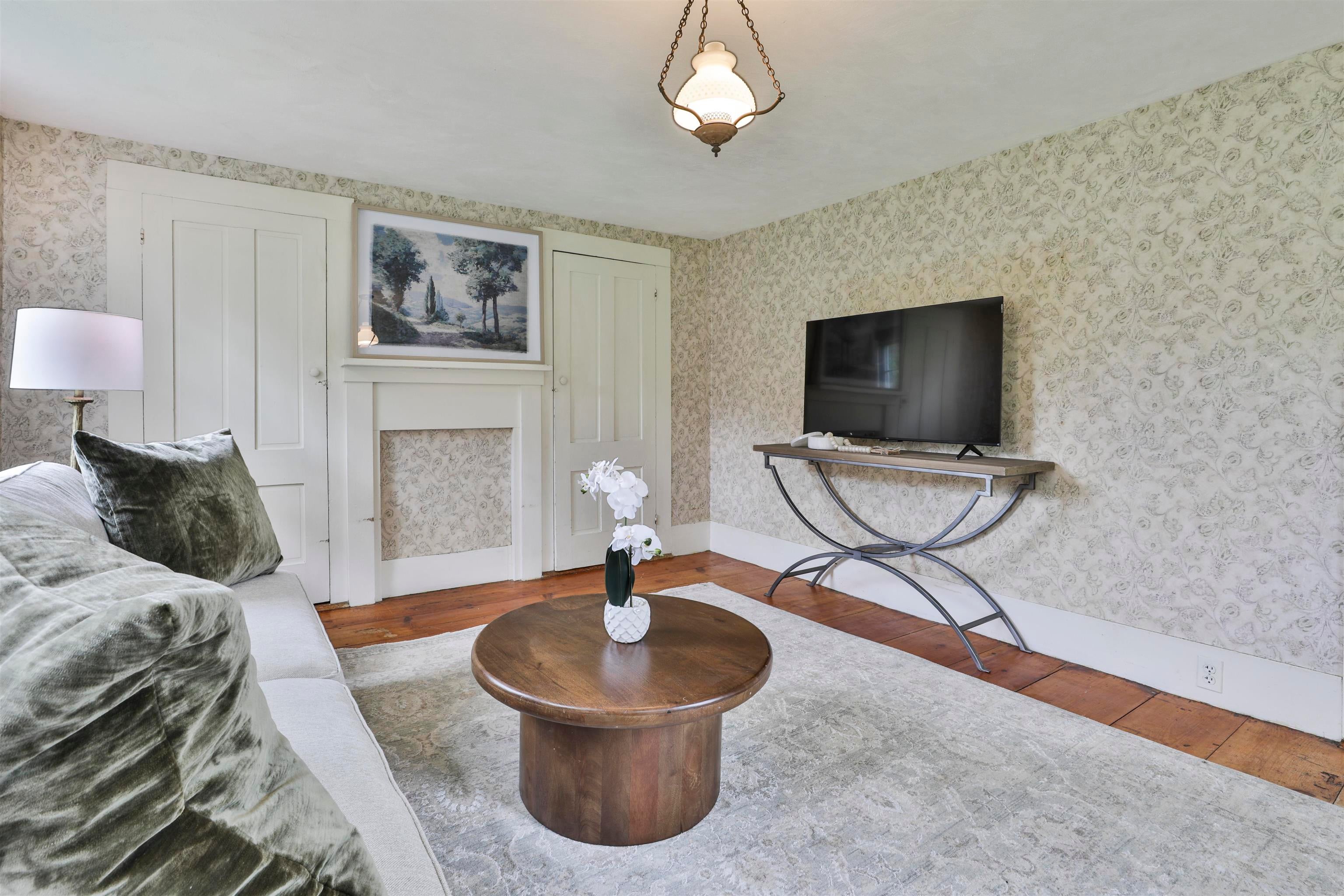 Derry, New Hampshire, 03038, United States, 3 Bedrooms Bedrooms, ,2 BathroomsBathrooms,Residential,Pending,2045748