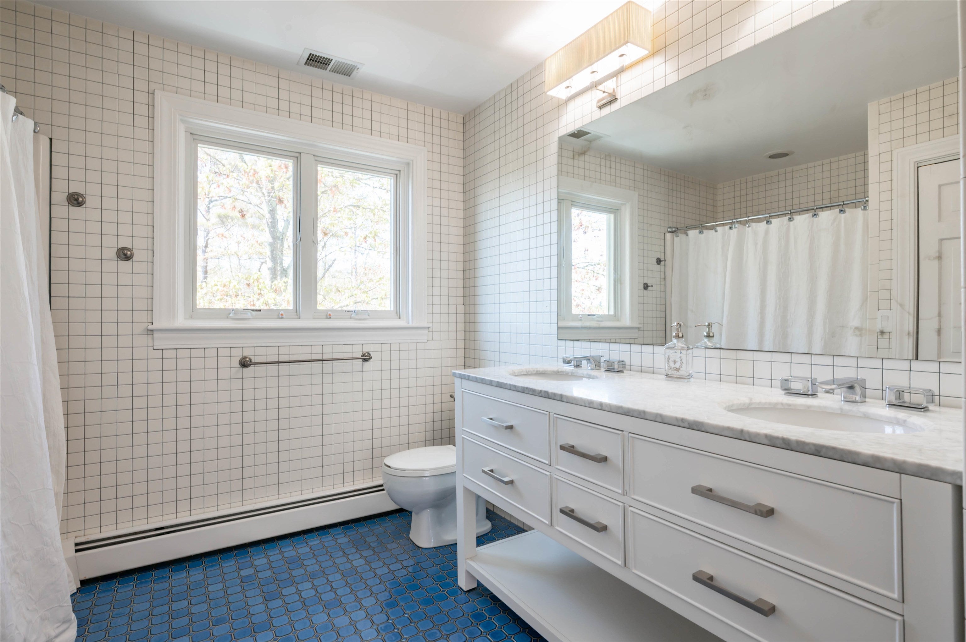 Hampton Falls, New Hampshire, 03844, United States, 7 Bedrooms Bedrooms, ,7 BathroomsBathrooms,Residential,Active,1820328