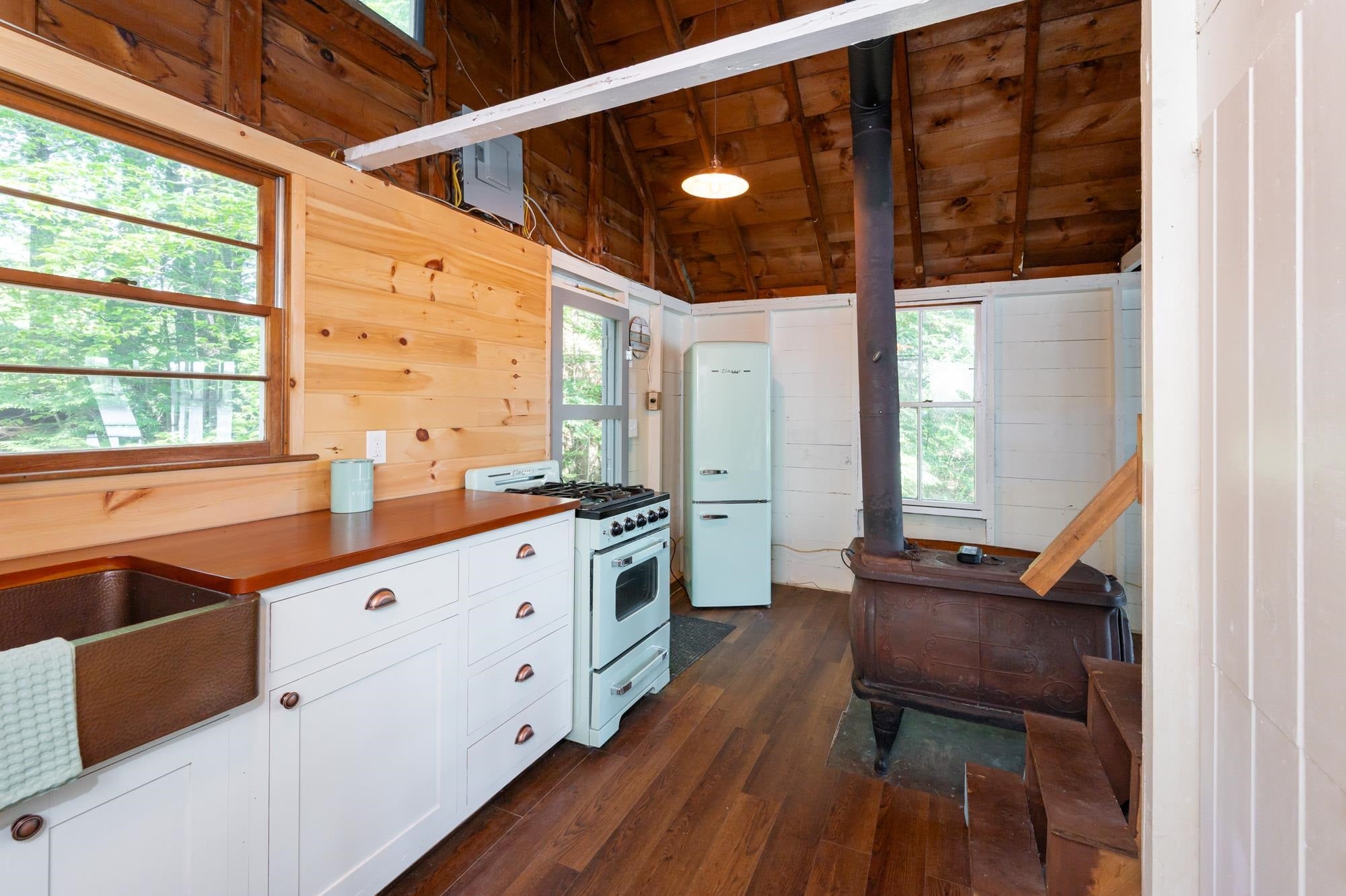 Meredith, New Hampshire, 03253, United States, 3 Bedrooms Bedrooms, ,2 BathroomsBathrooms,Residential,Active,1849489
