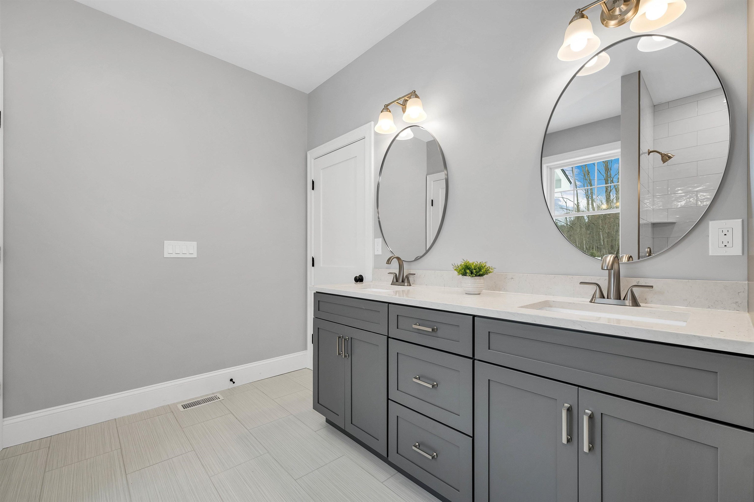 Meredith, New Hampshire, 03253, United States, 4 Bedrooms Bedrooms, ,5 BathroomsBathrooms,Residential,Active,1970998