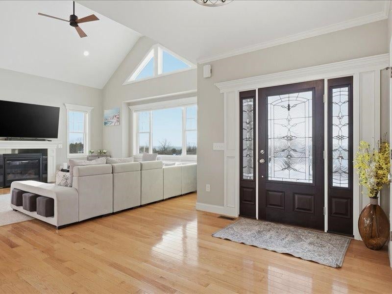 Pelham, New Hampshire, 03076, United States, 3 Bedrooms Bedrooms, ,3 BathroomsBathrooms,Residential,Active,2007950