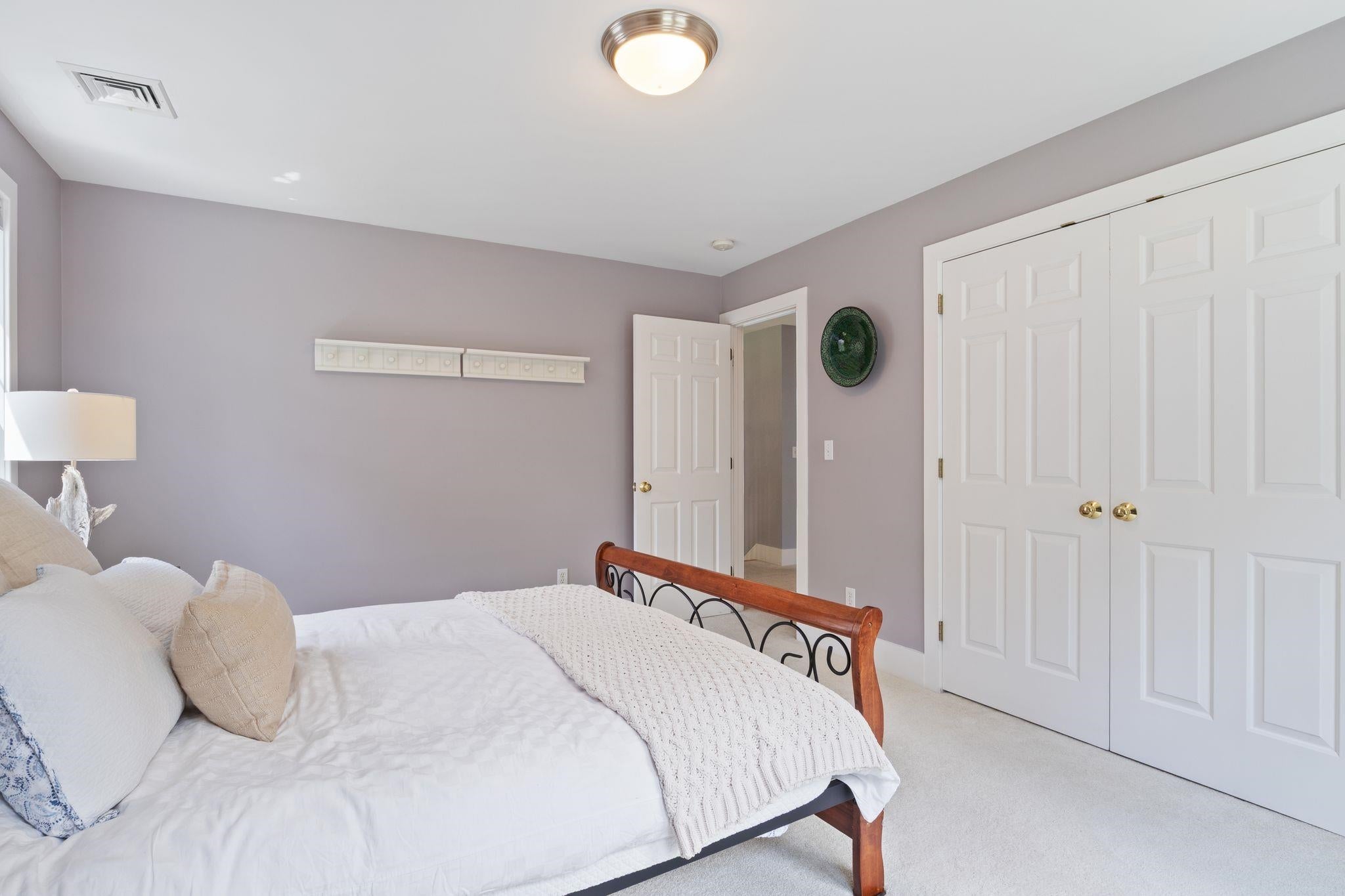 Stratham, New Hampshire, 03885, United States, 4 Bedrooms Bedrooms, ,4 BathroomsBathrooms,Residential,Active,2045550